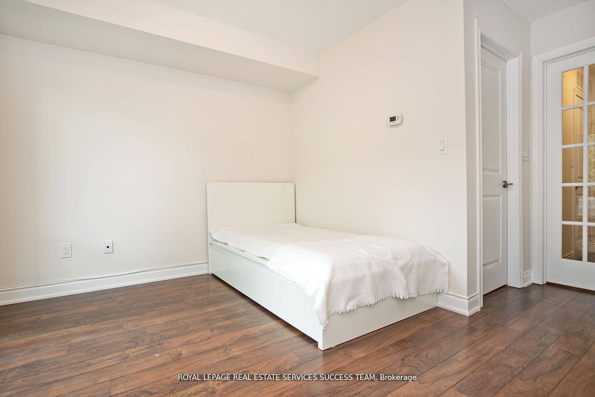 Photo 4 of 321 South Park Road, Markham, Commerce Valley — HOMEH