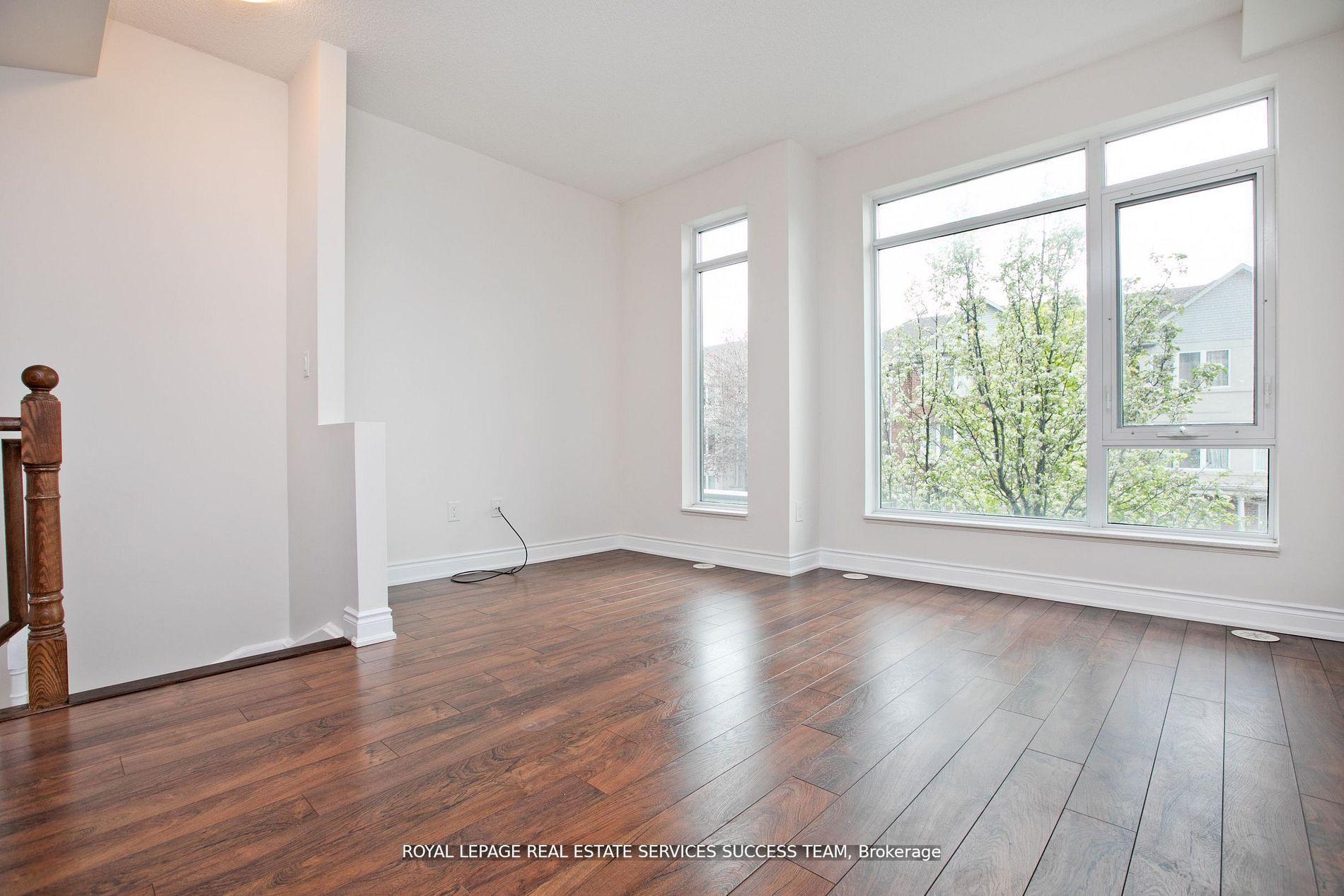 Photo 9 of 321 South Park Road, Markham, Commerce Valley — HOMEH