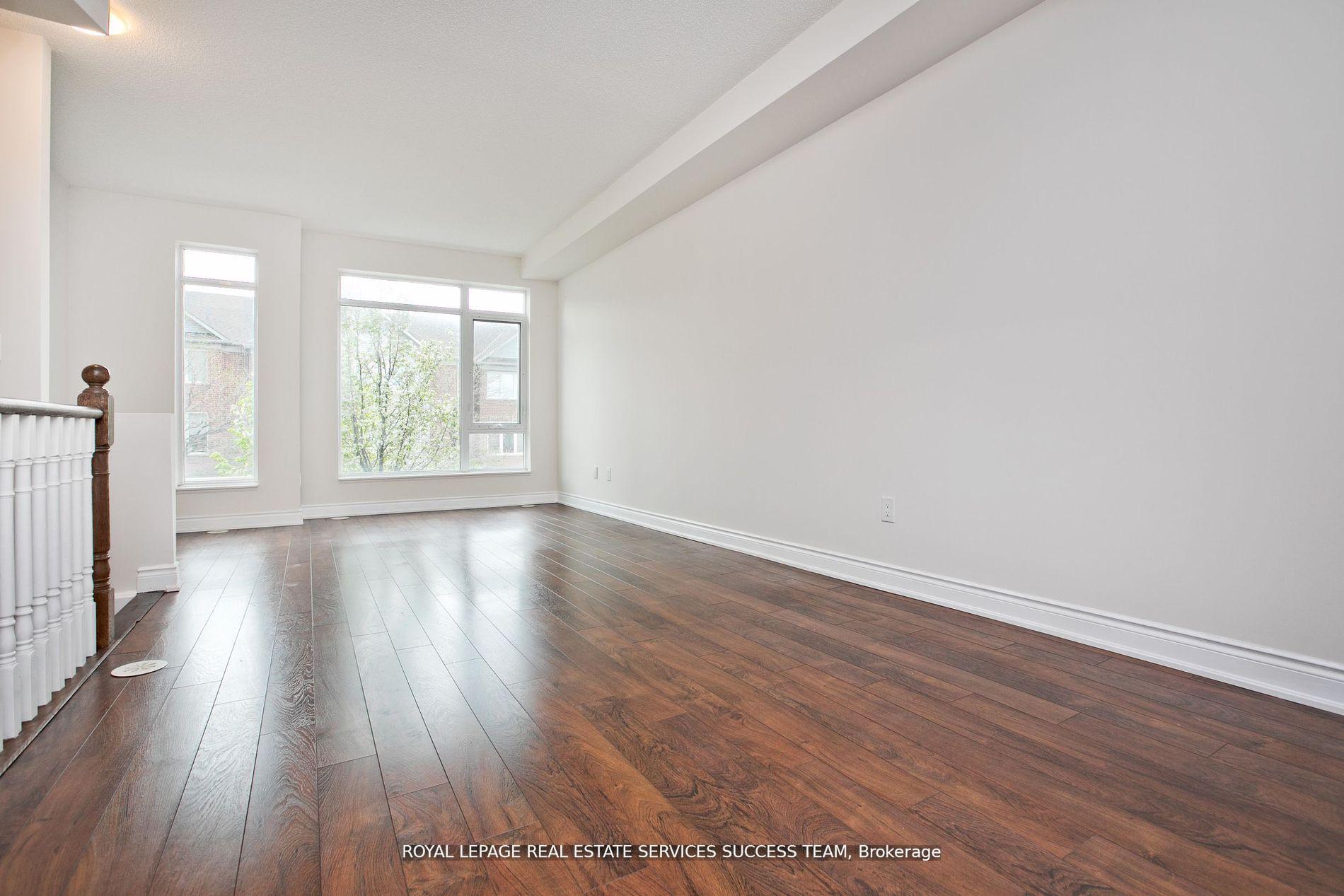 Photo 10 of 321 South Park Road, Markham, Commerce Valley — HOMEH