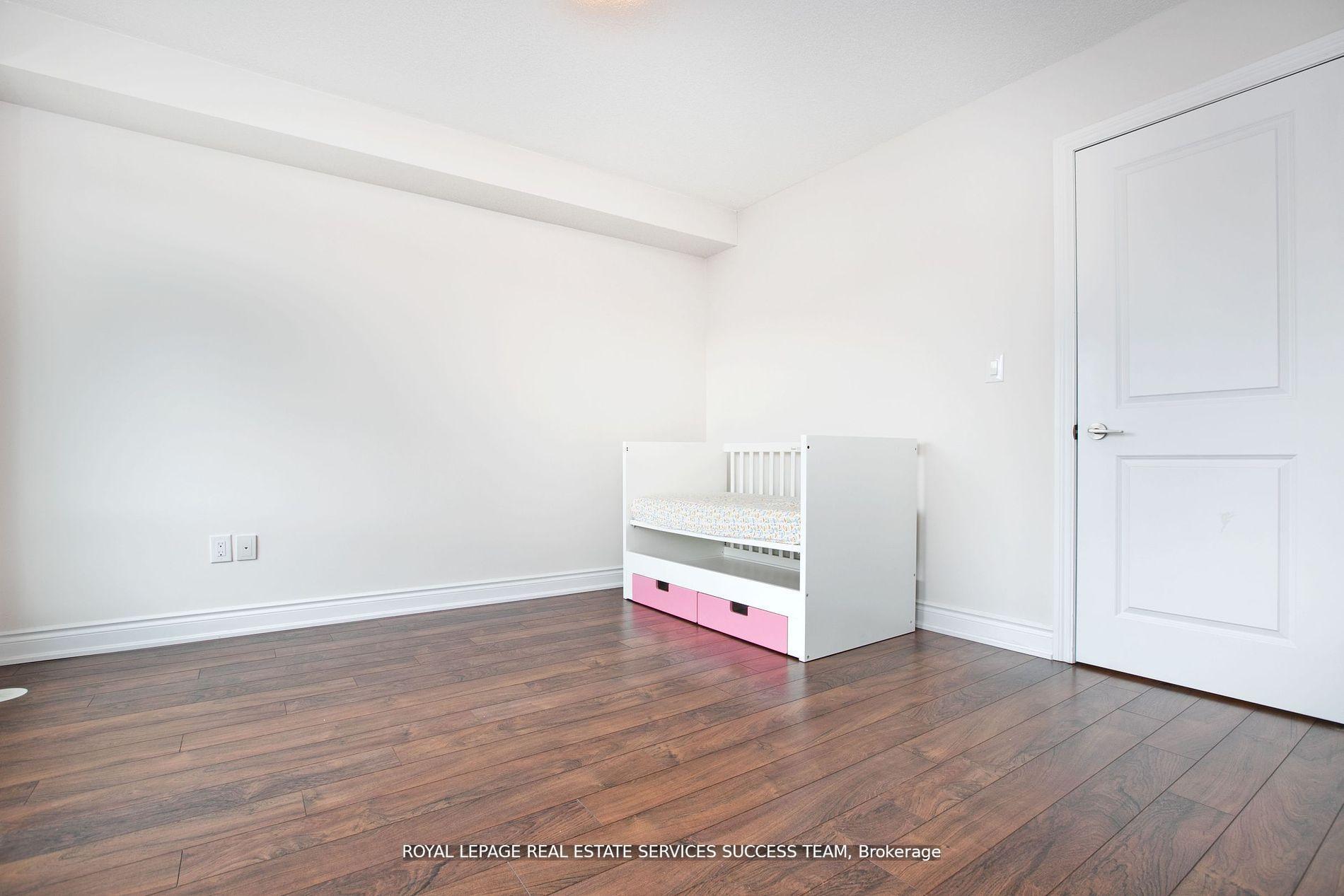 Photo 17 of 321 South Park Road, Markham, Commerce Valley — HOMEH