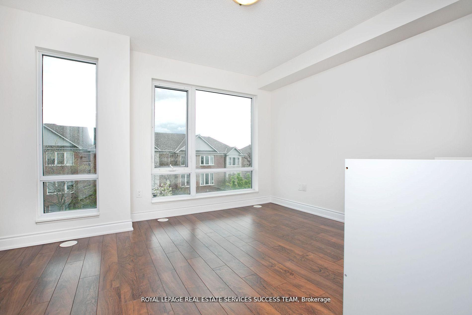 Photo 18 of 321 South Park Road, Markham, Commerce Valley — HOMEH