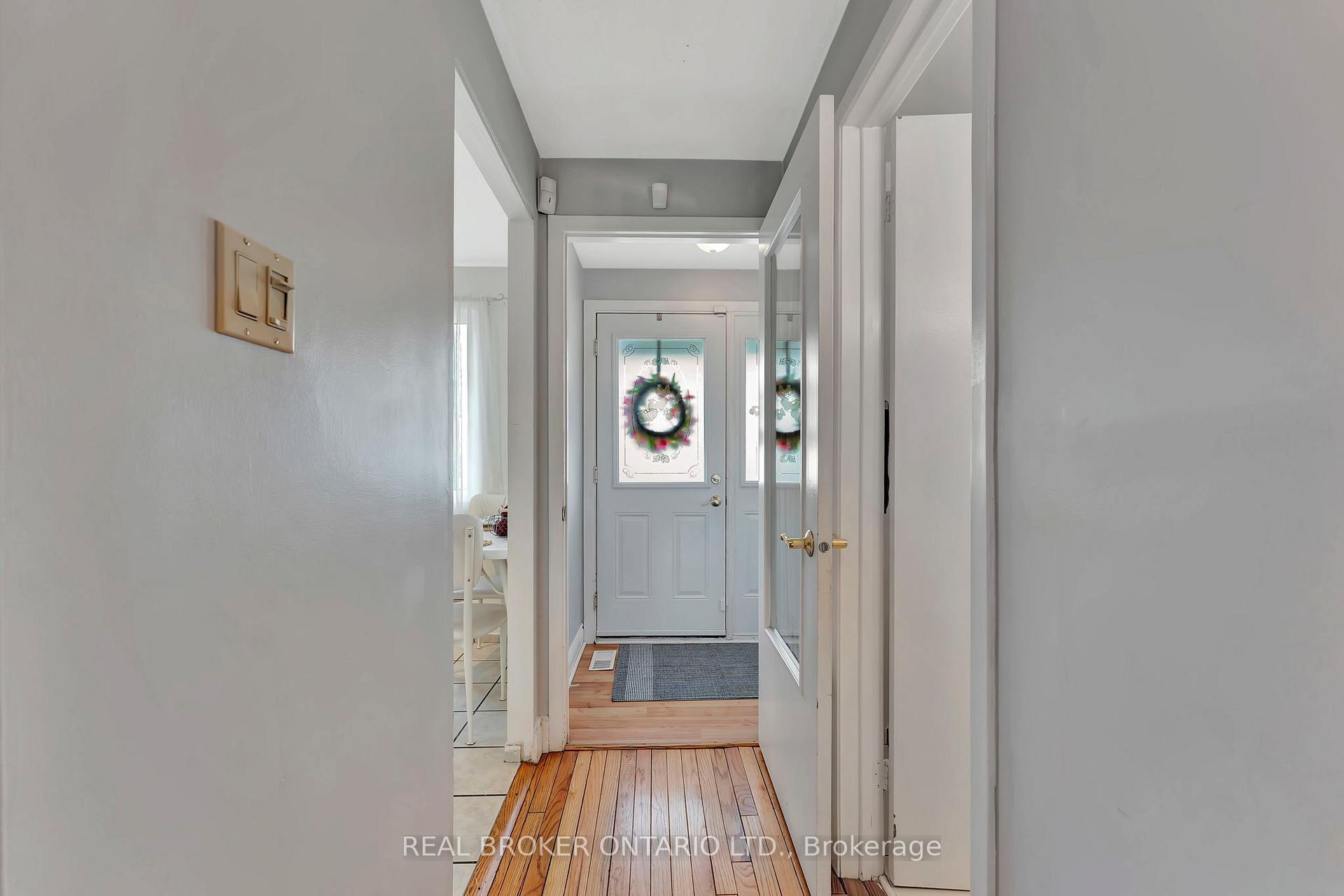 Photo 2 of 5 Tedwyn Drive, Ottawa, Barrhaven - Pheasant Run — HOMEH