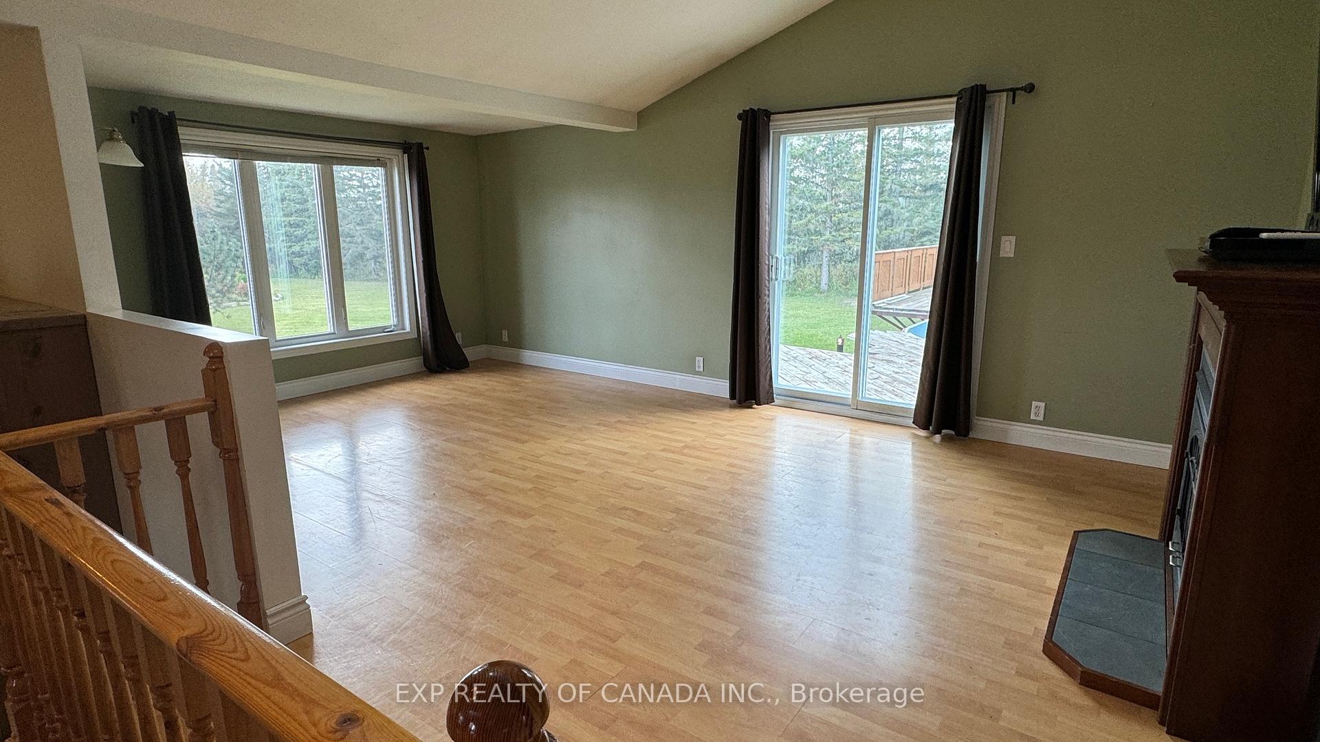 Photo 20 of 789 Highway 652 E, Cochrane — HOMEH