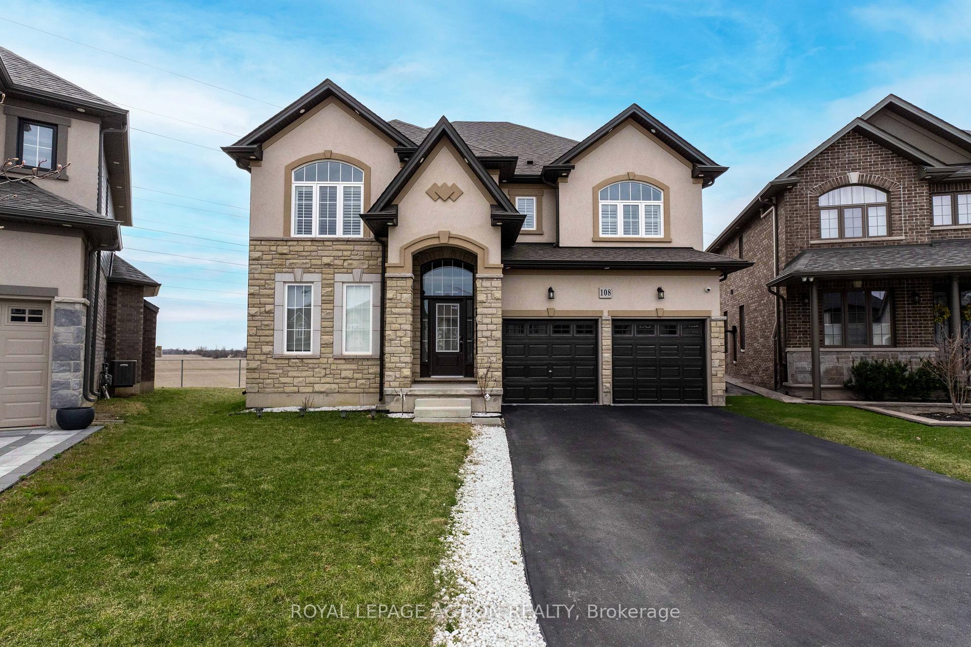 Front of 108 Dolomiti Court