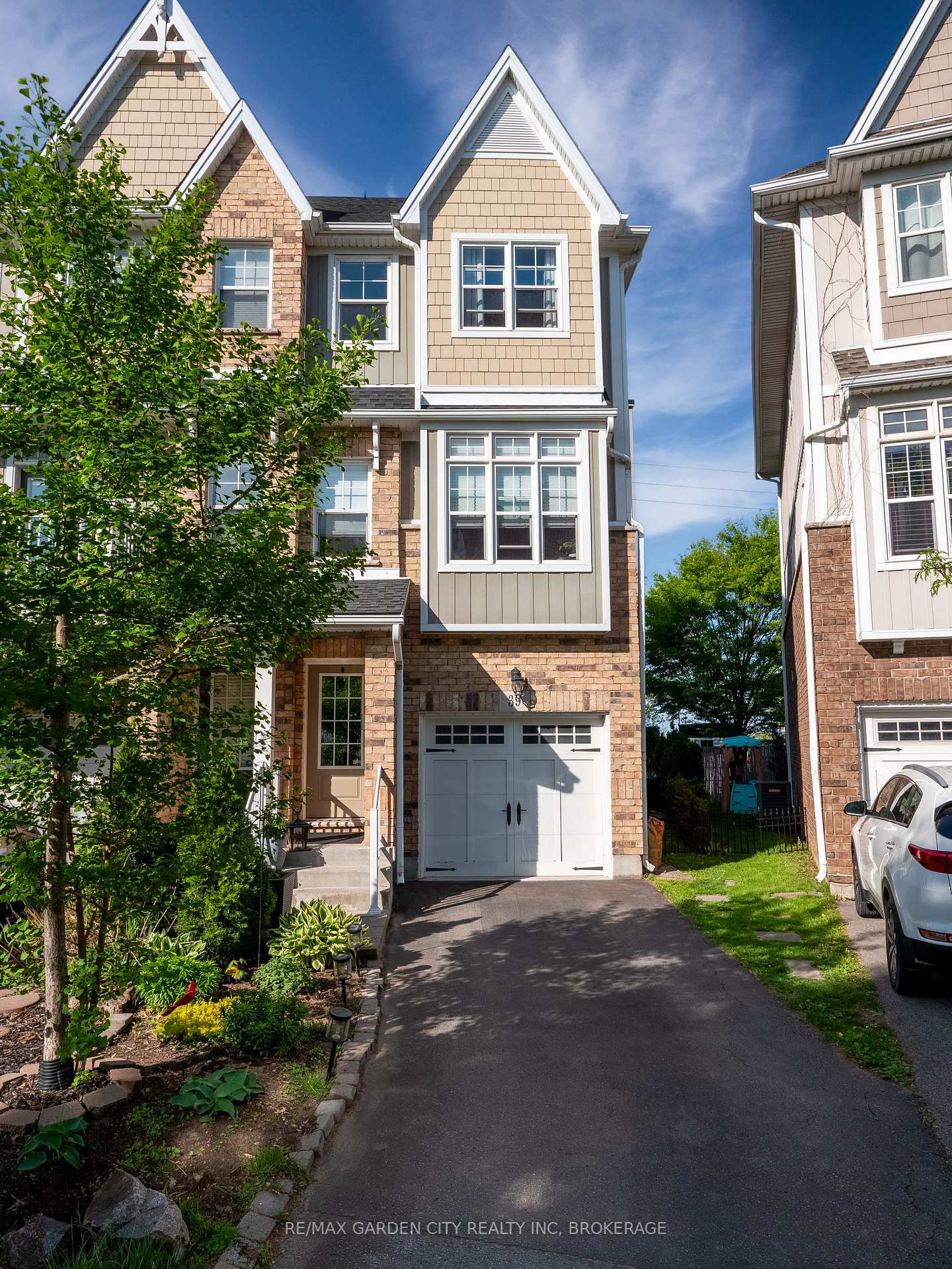 Front of 39 Durksen Drive