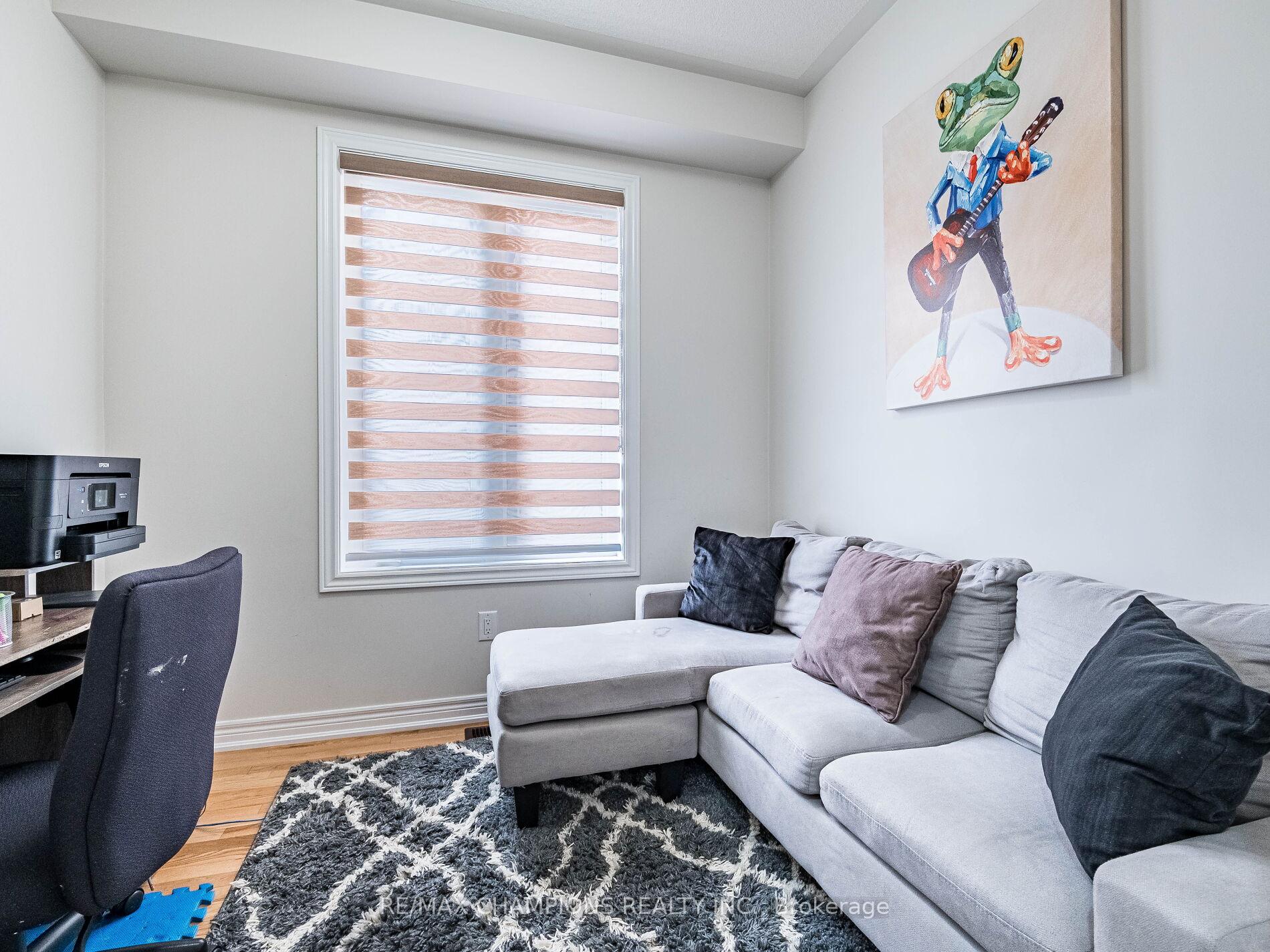 Photo 2 of 12 Fruitvale Circle, Brampton, Northwest Brampton — HOMEH
