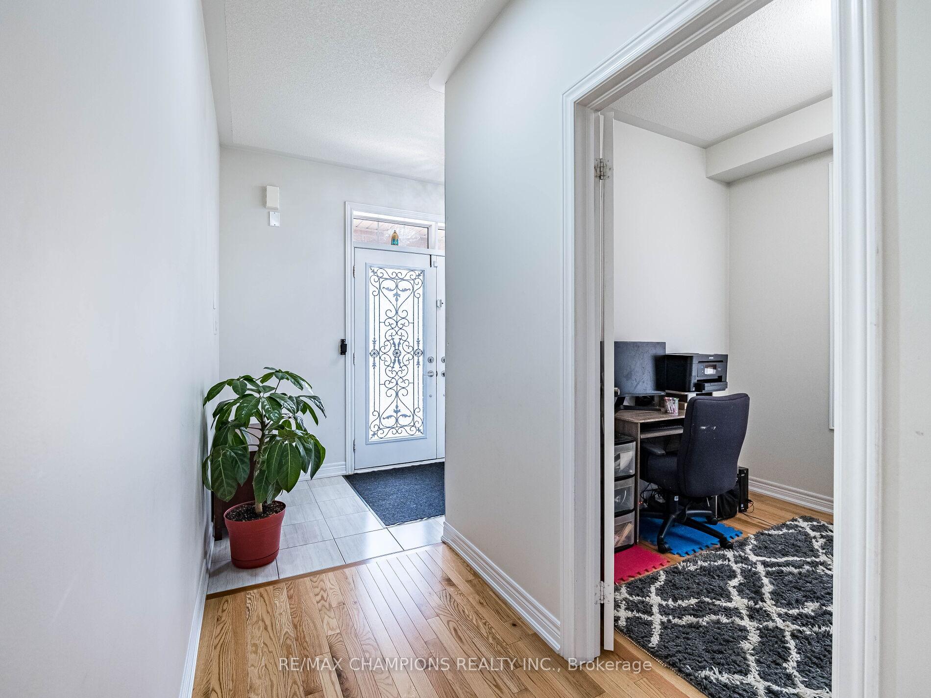 Photo 22 of 12 Fruitvale Circle, Brampton, Northwest Brampton — HOMEH