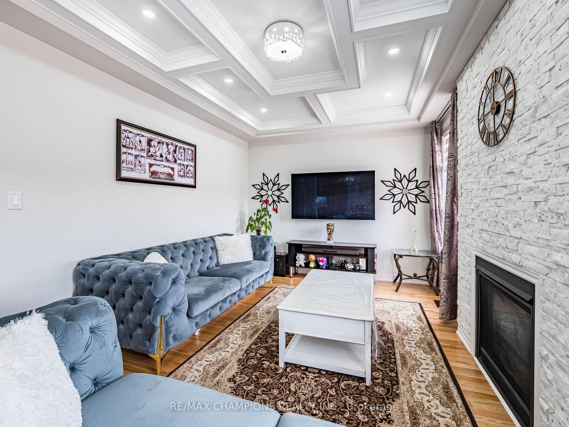 Photo 23 of 12 Fruitvale Circle, Brampton, Northwest Brampton — HOMEH