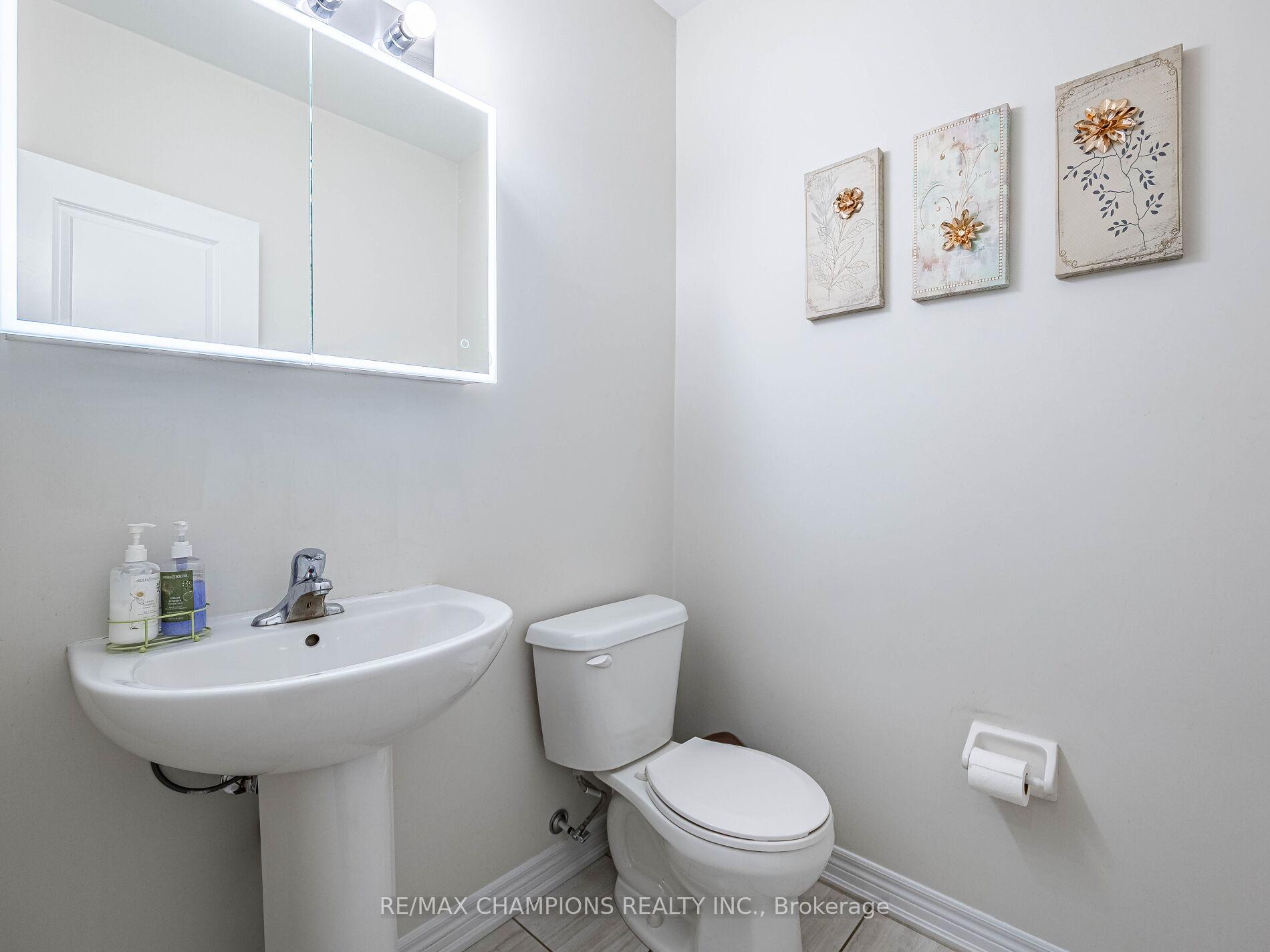 Photo 19 of 12 Fruitvale Circle, Brampton, Northwest Brampton — HOMEH
