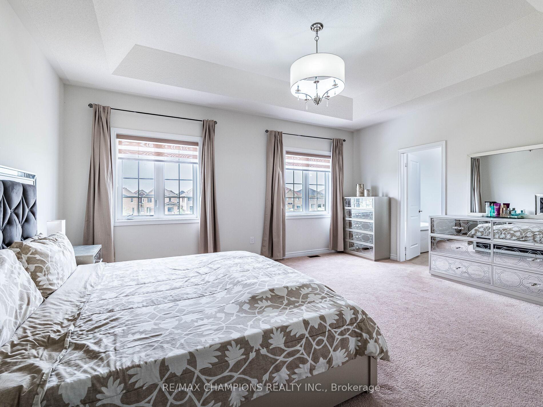 Photo 32 of 12 Fruitvale Circle, Brampton, Northwest Brampton — HOMEH