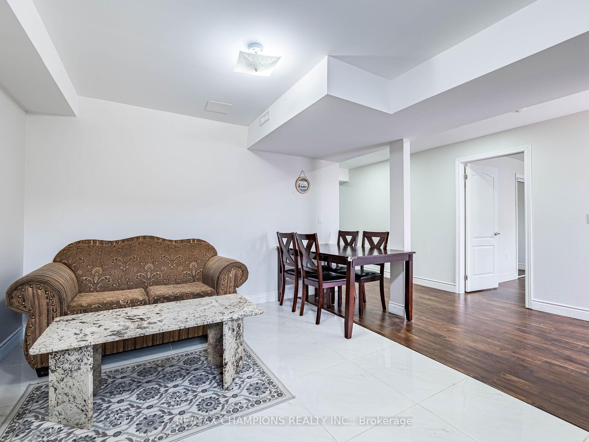 Photo 34 of 12 Fruitvale Circle, Brampton, Northwest Brampton — HOMEH