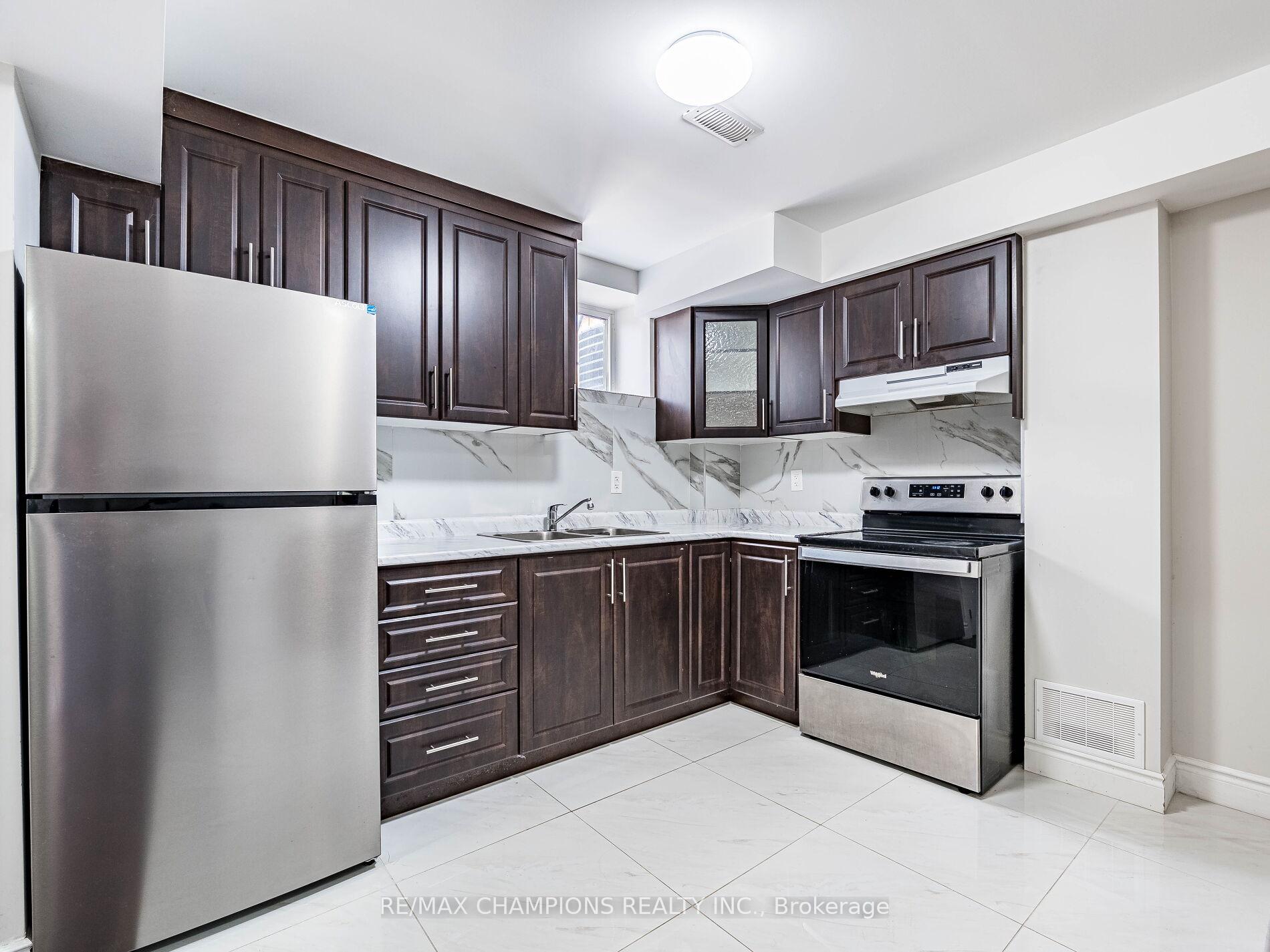 Photo 28 of 12 Fruitvale Circle, Brampton, Northwest Brampton — HOMEH
