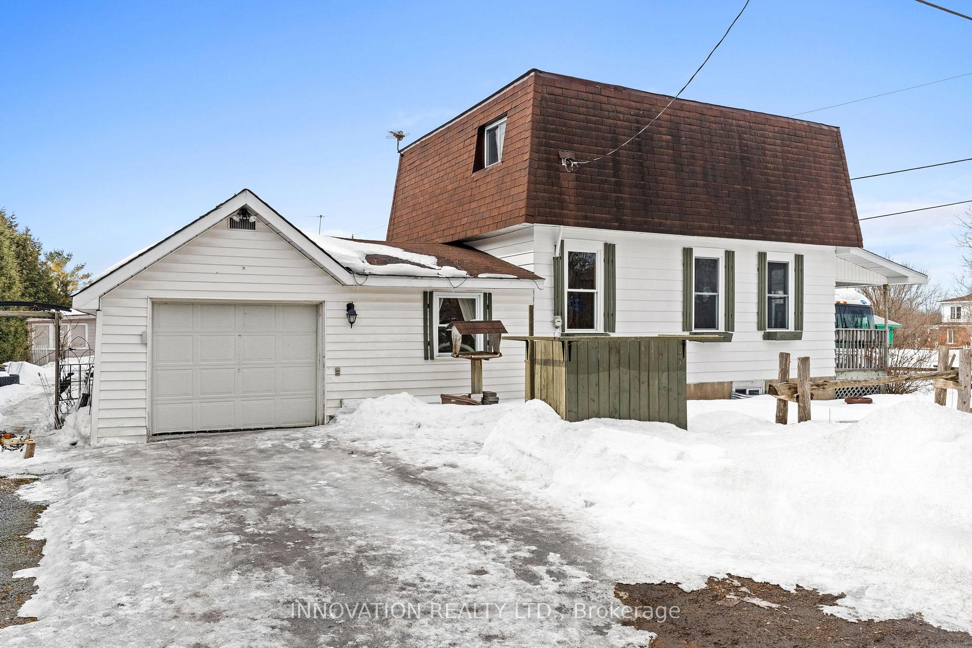Photo 3 of 100 Crossland Drive, Ottawa, Fitzroy — HOMEH