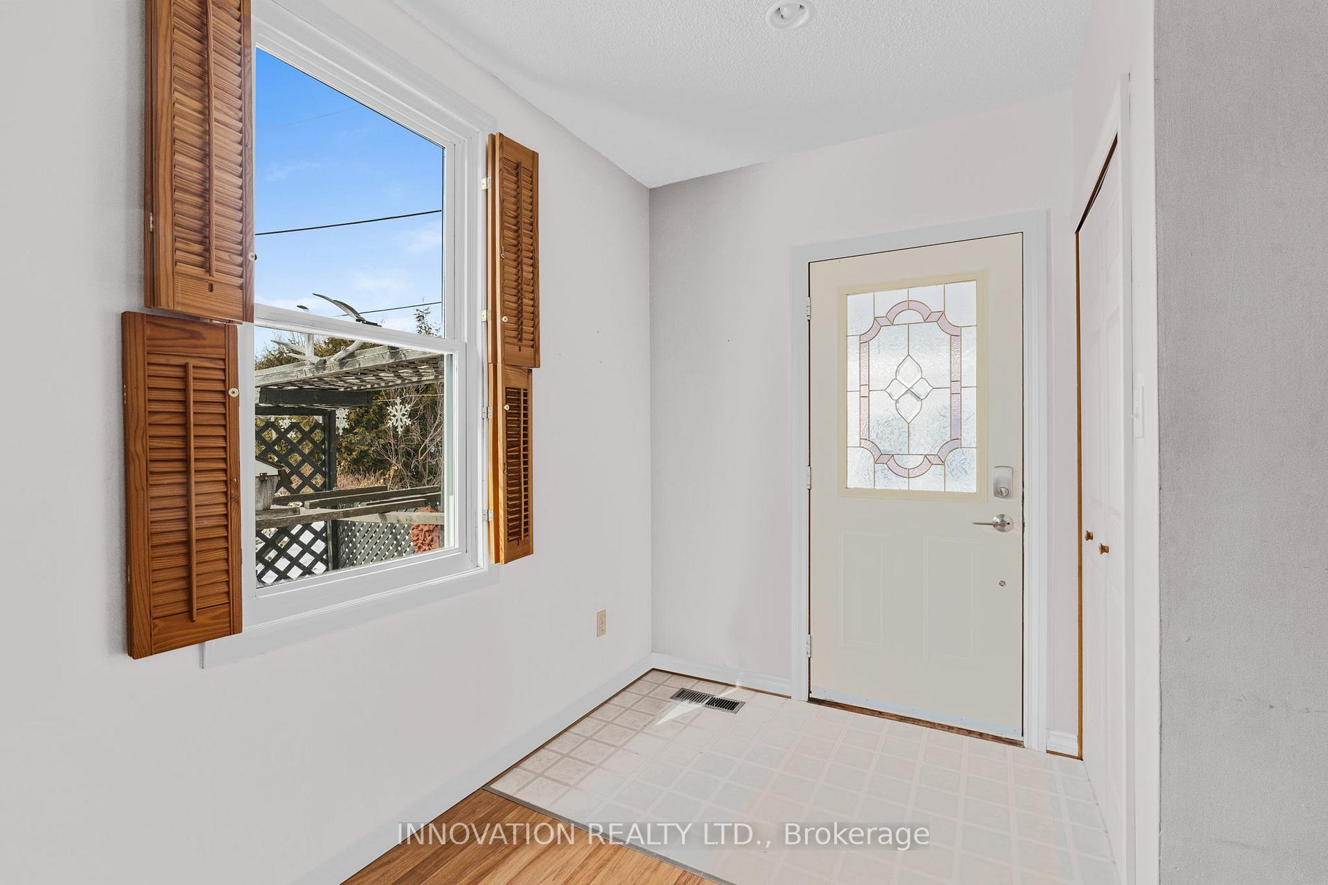Photo 2 of 100 Crossland Drive, Ottawa, Fitzroy — HOMEH