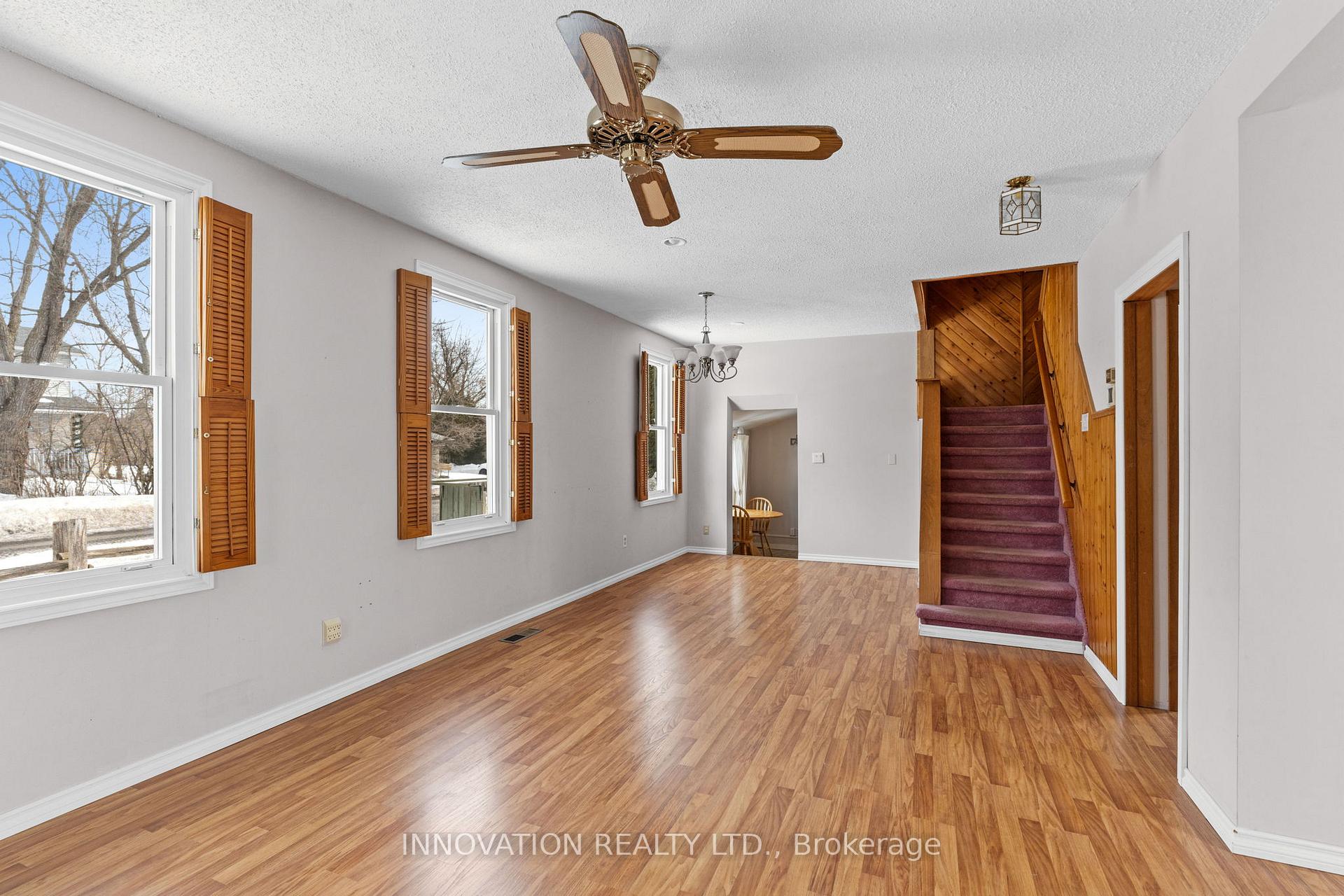 Photo 5 of 100 Crossland Drive, Ottawa, Fitzroy — HOMEH