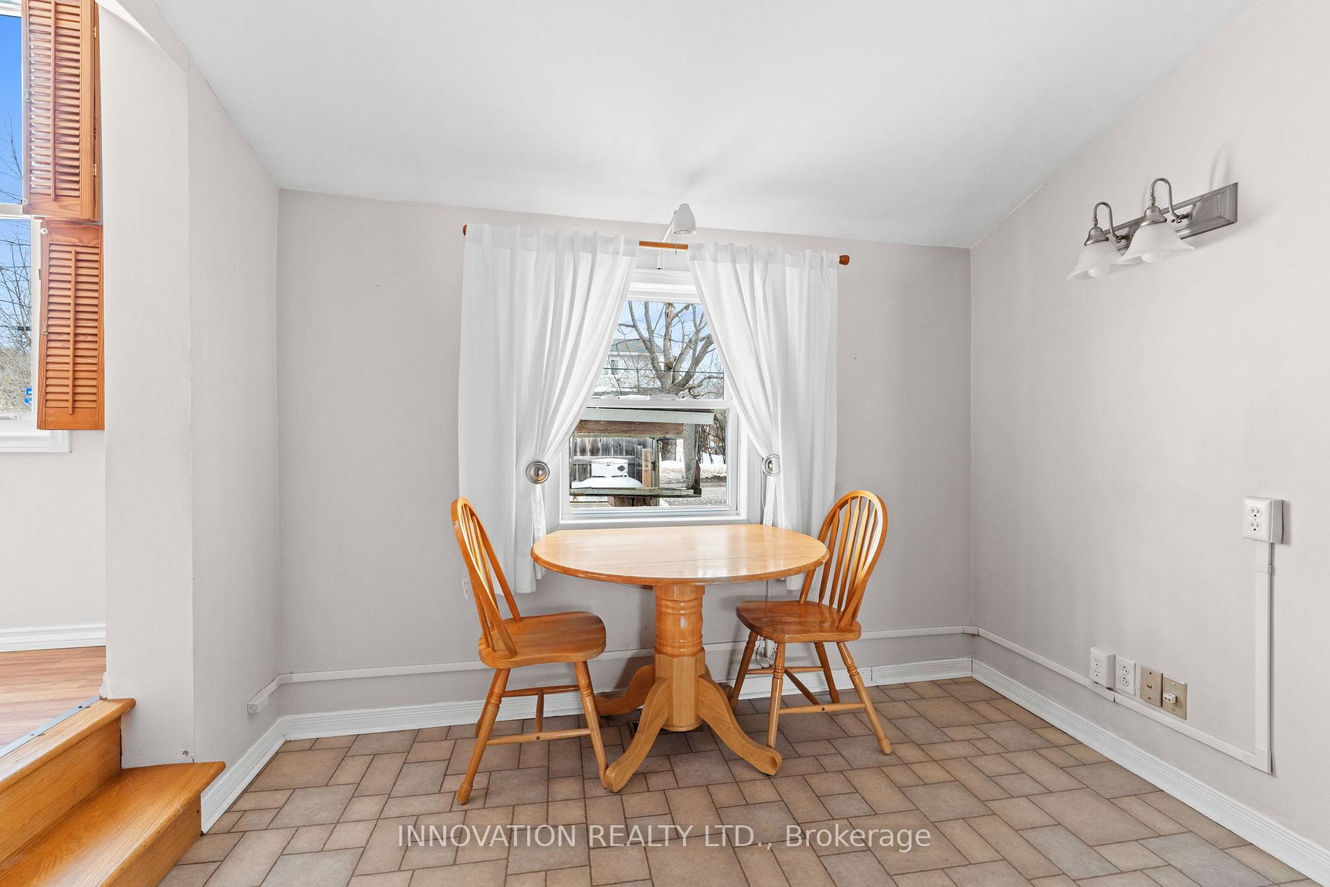 Photo 14 of 100 Crossland Drive, Ottawa, Fitzroy — HOMEH