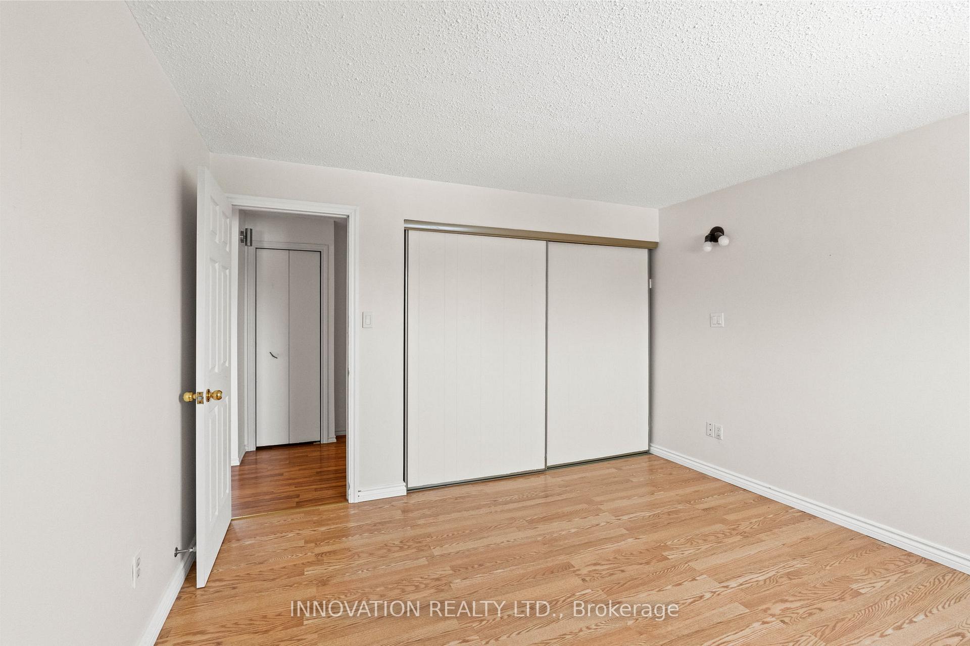 Photo 18 of 100 Crossland Drive, Ottawa, Fitzroy — HOMEH