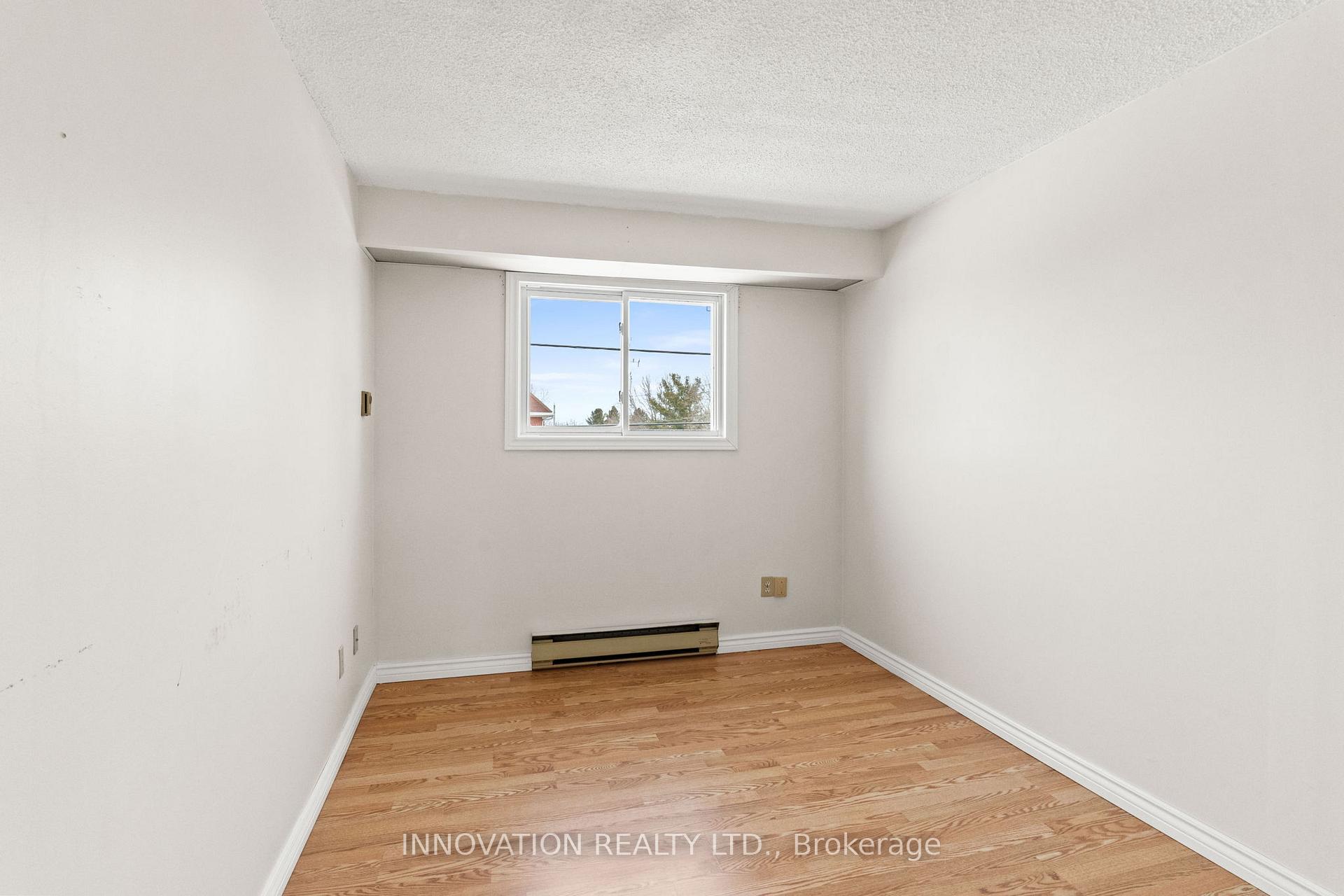 Photo 21 of 100 Crossland Drive, Ottawa, Fitzroy — HOMEH