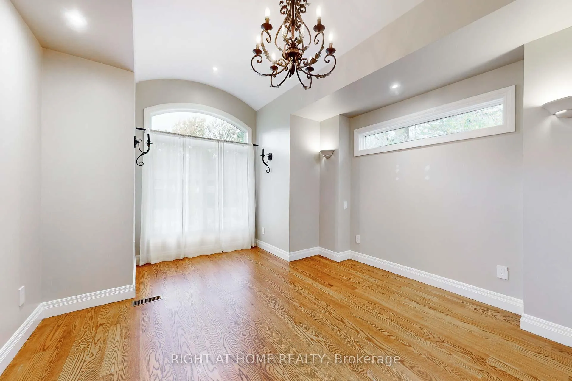 Photo 18 of 34 Maple Avenue, Hamilton, Greensville — HOMEH