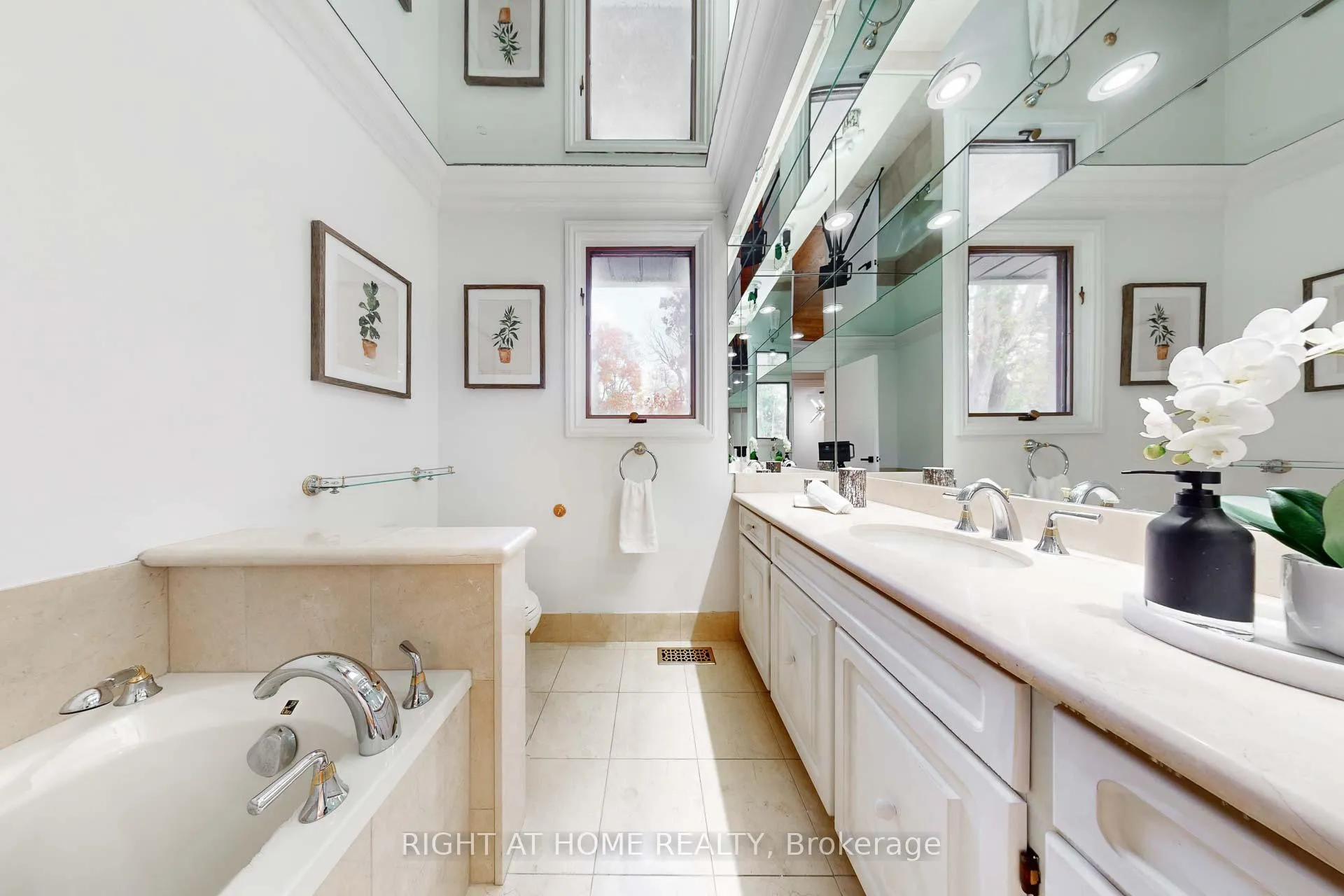 Photo 19 of 34 Maple Avenue, Hamilton, Greensville — HOMEH