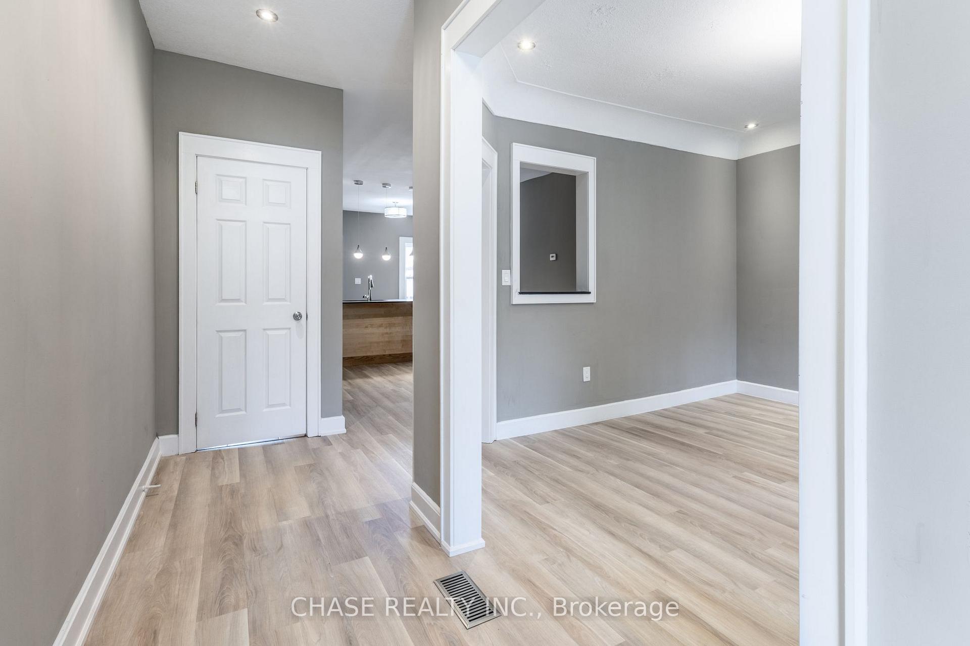 Photo 4 of 86 Smith Avenue, Hamilton, Landsdale — HOMEH