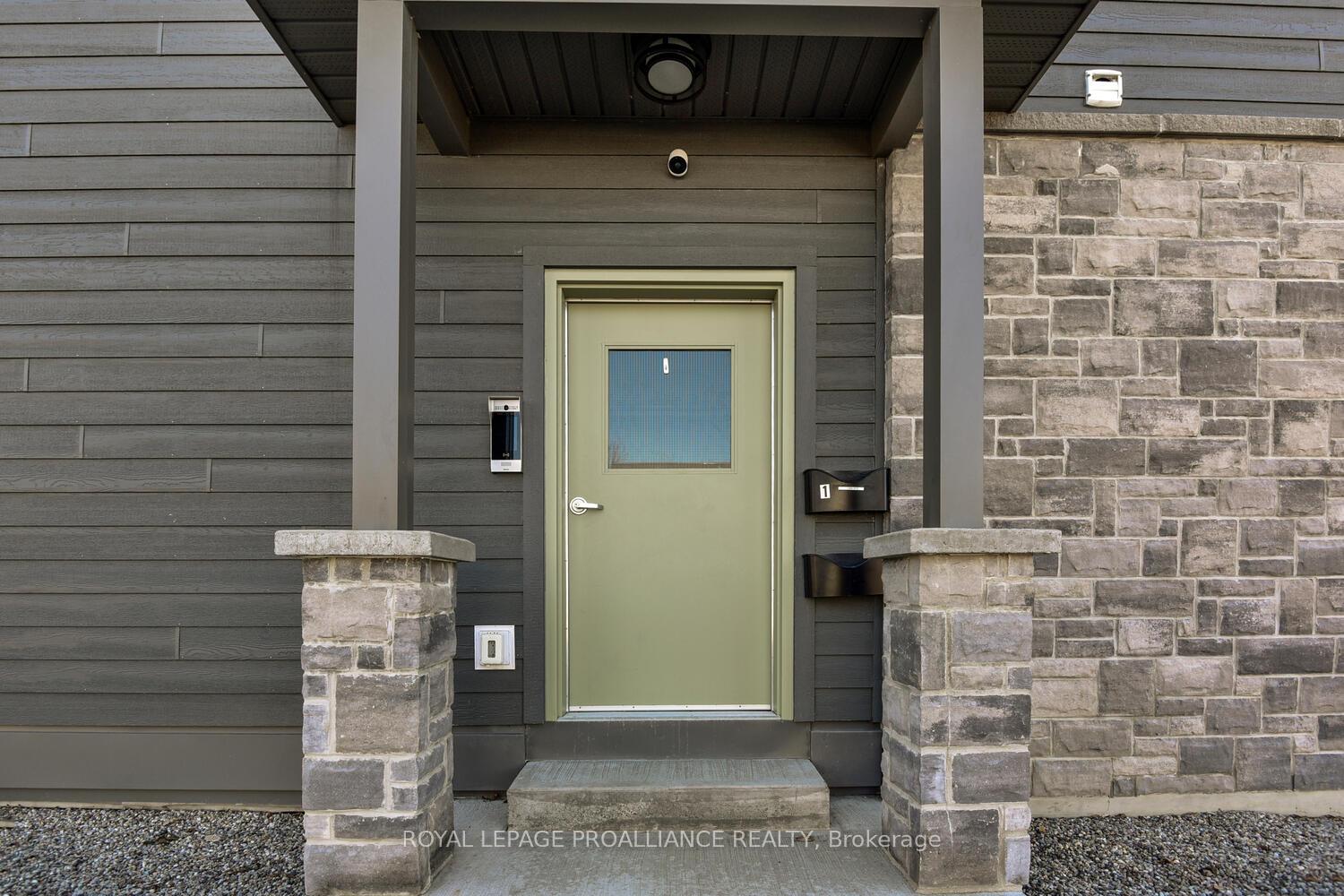 Photo 2 of 9 Pearl Street E, Brockville — HOMEH
