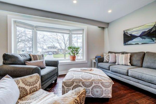 Photo 9 of 68 Dreyer Drive E, Ajax, South East — HOMEH