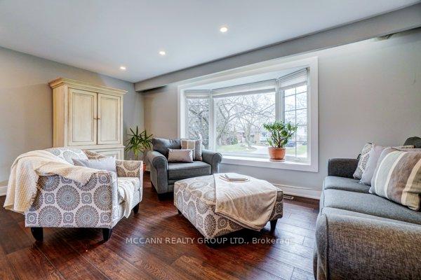 Photo 10 of 68 Dreyer Drive E, Ajax, South East — HOMEH