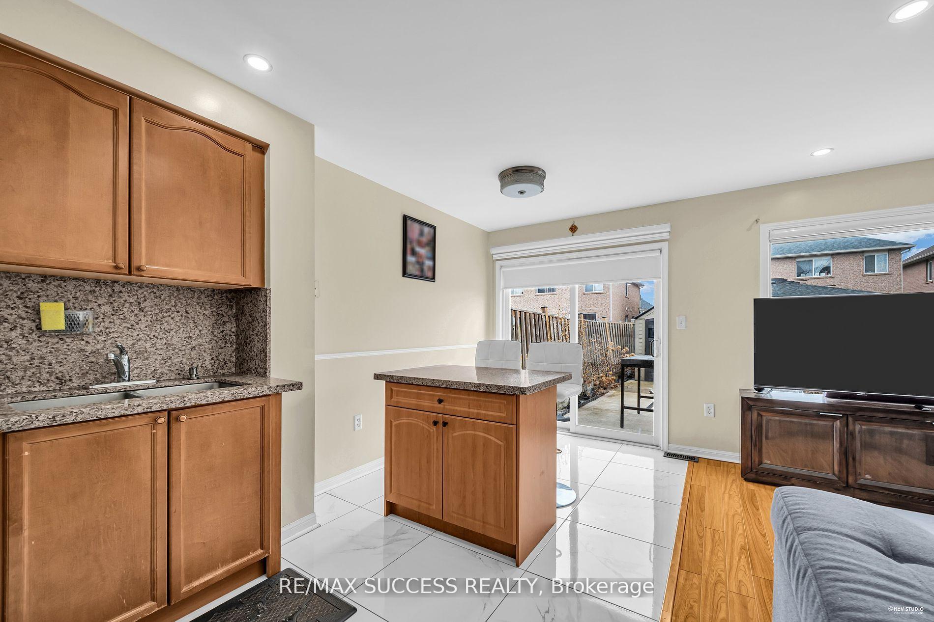 Photo 23 of 28 Herdwick Street, Brampton, Gore Industrial North — HOMEH