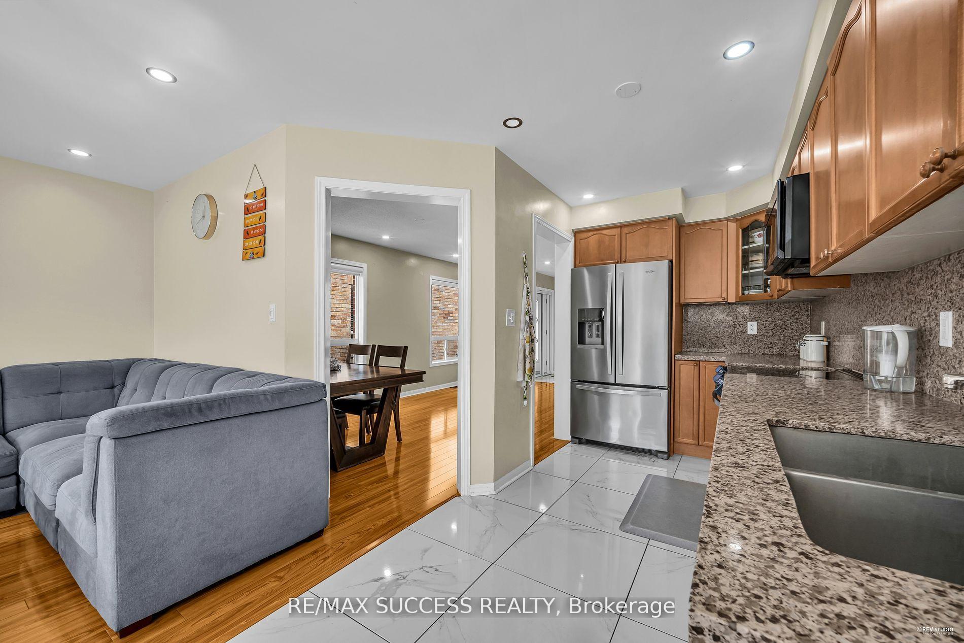 Photo 10 of 28 Herdwick Street, Brampton, Gore Industrial North — HOMEH