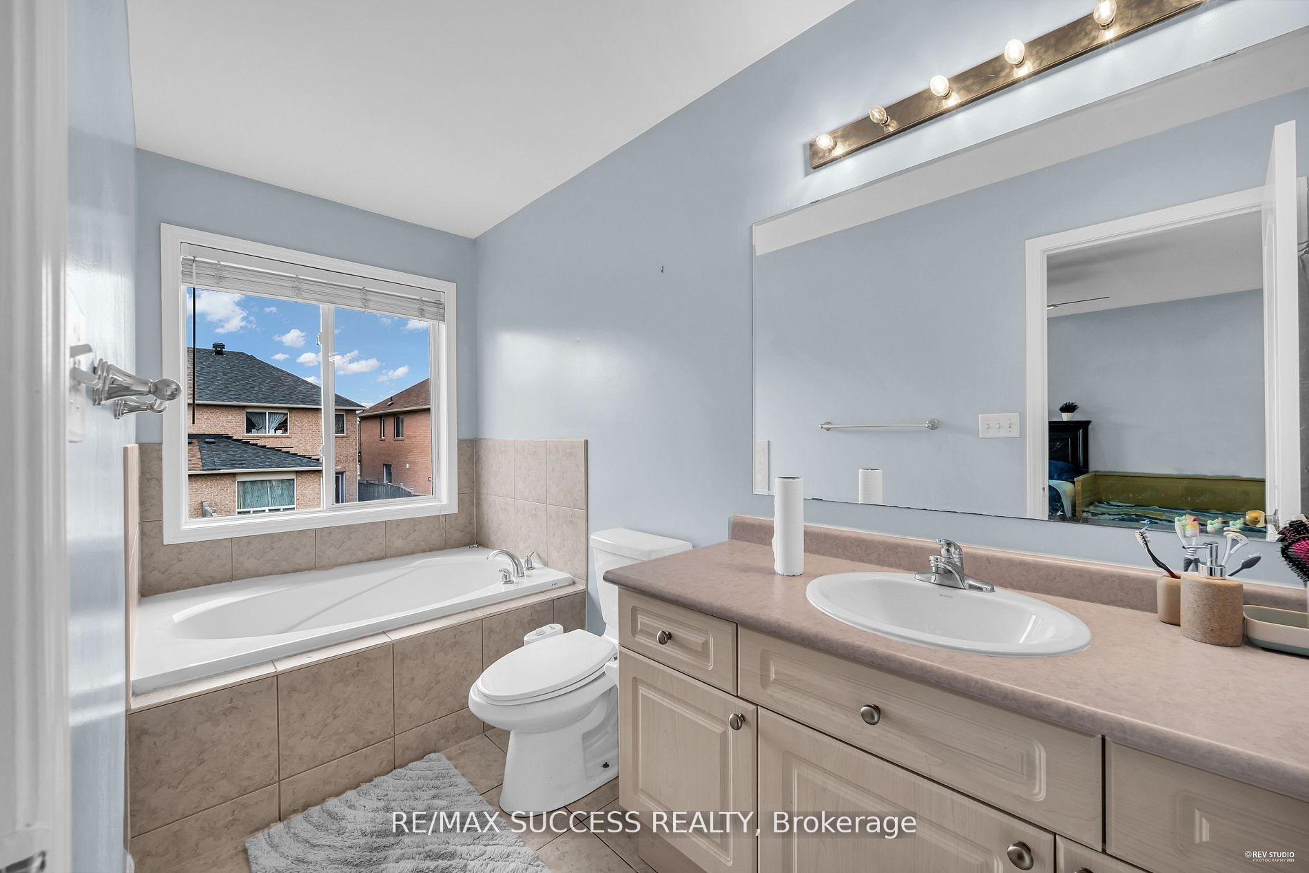 Photo 40 of 28 Herdwick Street, Brampton, Gore Industrial North — HOMEH