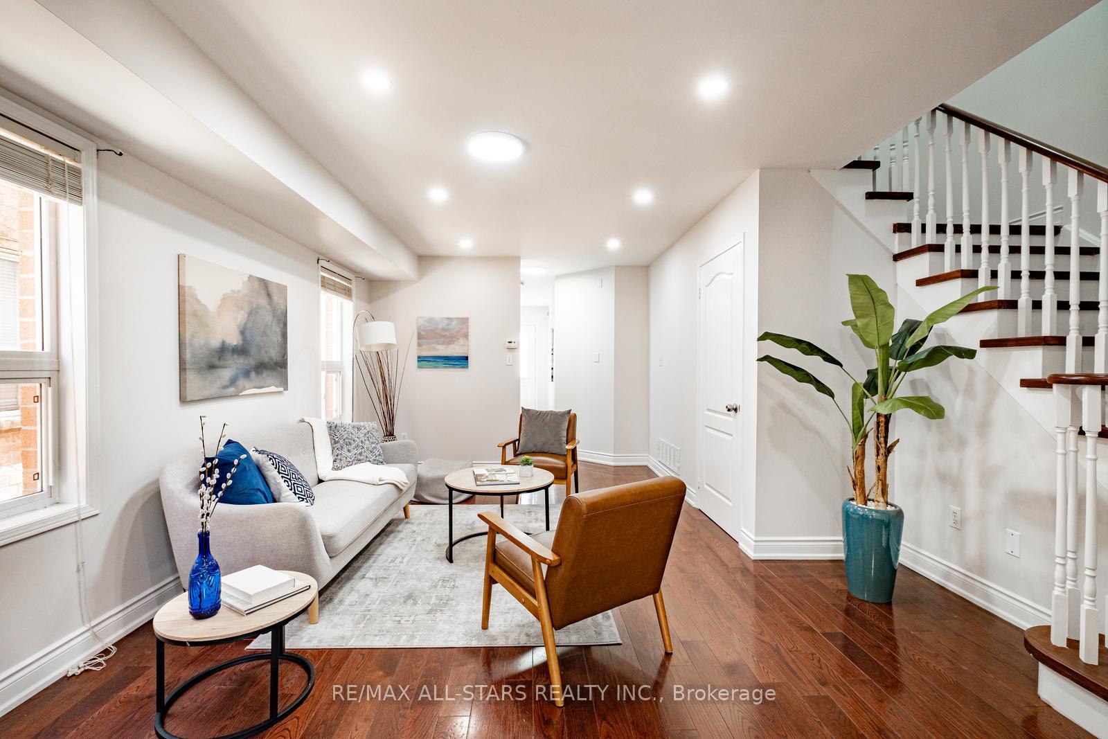 Photo 10 of 126 Lake Louise Drive, Brampton, Fletcher's Meadow — HOMEH