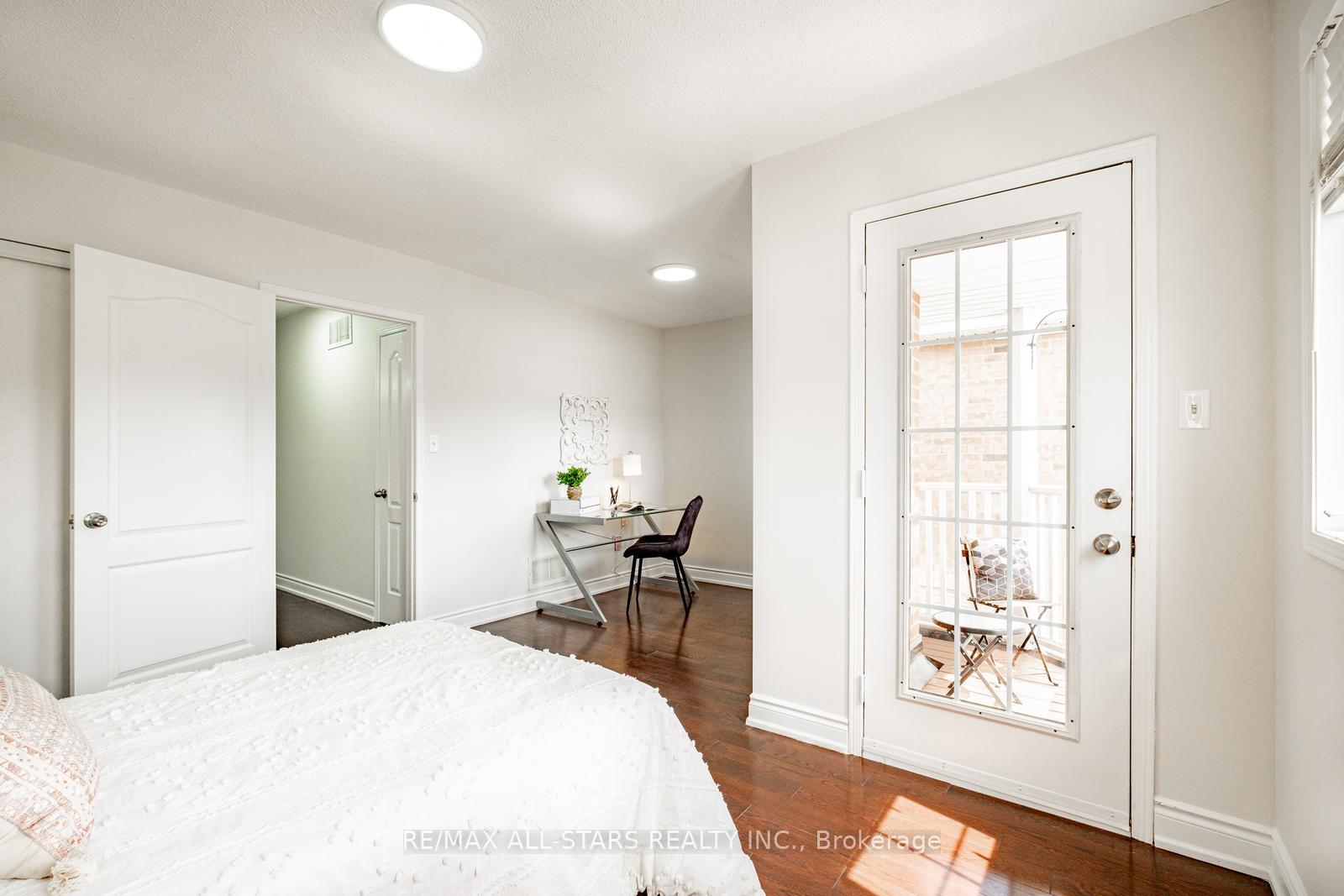 Photo 33 of 126 Lake Louise Drive, Brampton, Fletcher's Meadow — HOMEH