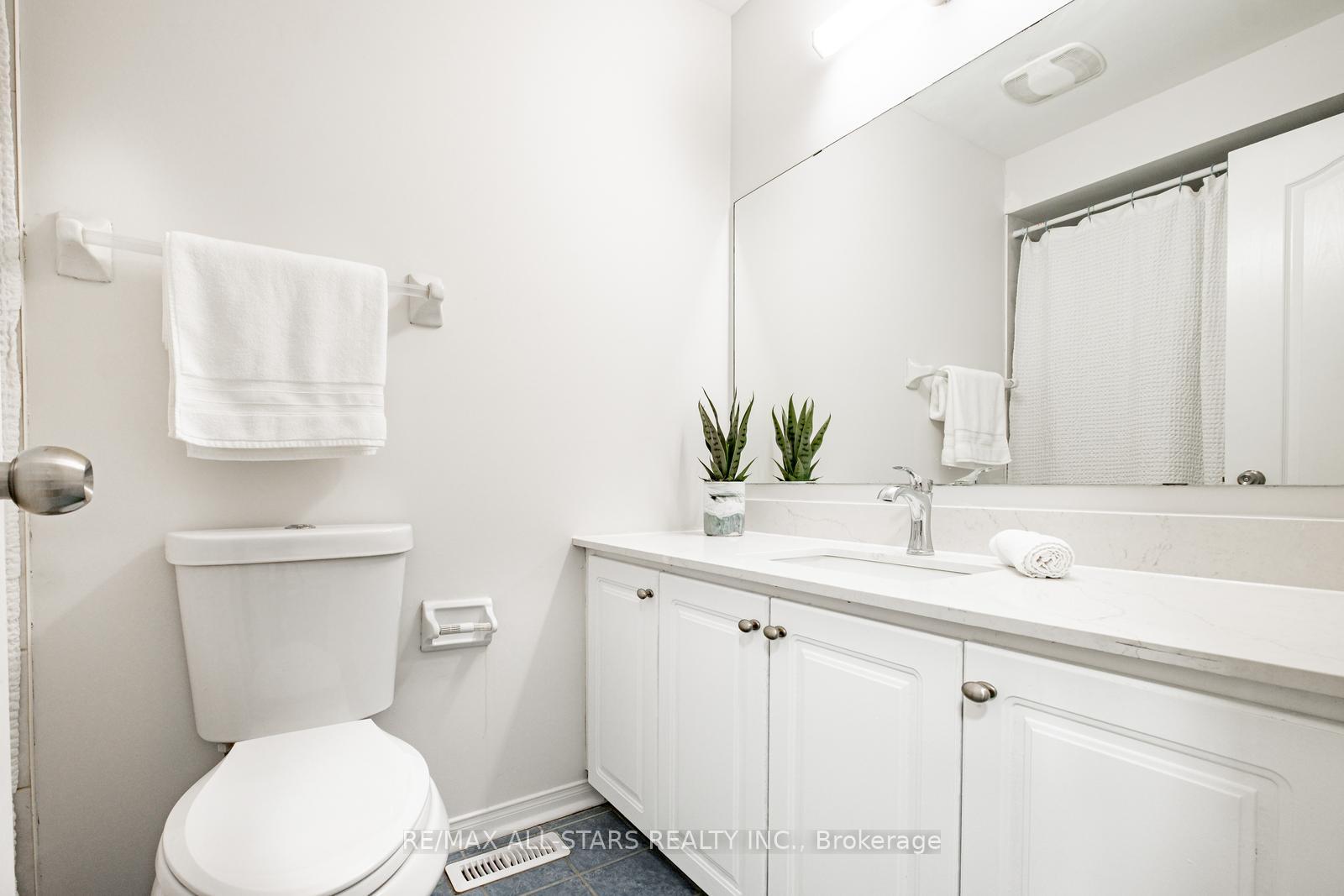 Photo 38 of 126 Lake Louise Drive, Brampton, Fletcher's Meadow — HOMEH
