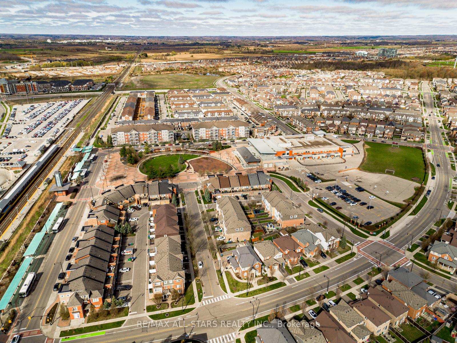 Photo 46 of 126 Lake Louise Drive, Brampton, Fletcher's Meadow — HOMEH