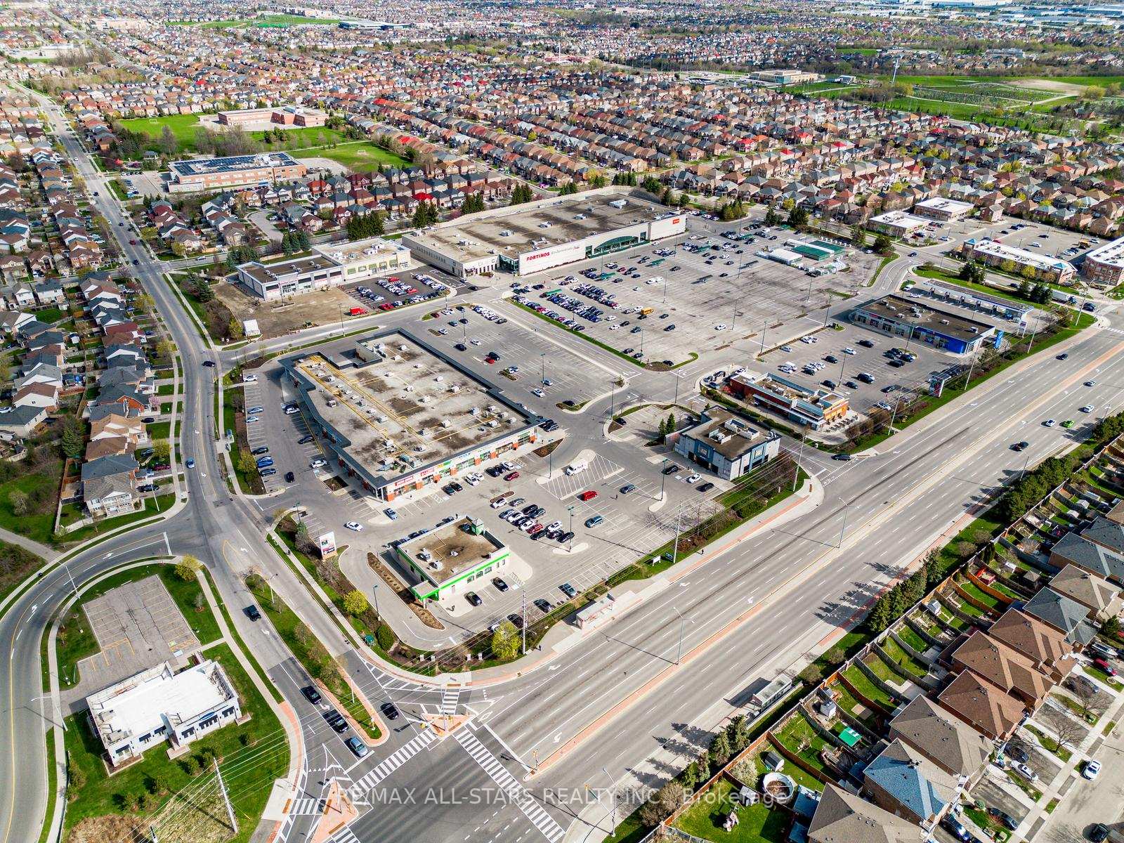 Photo 47 of 126 Lake Louise Drive, Brampton, Fletcher's Meadow — HOMEH