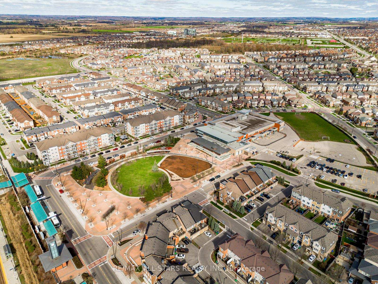 Photo 50 of 126 Lake Louise Drive, Brampton, Fletcher's Meadow — HOMEH