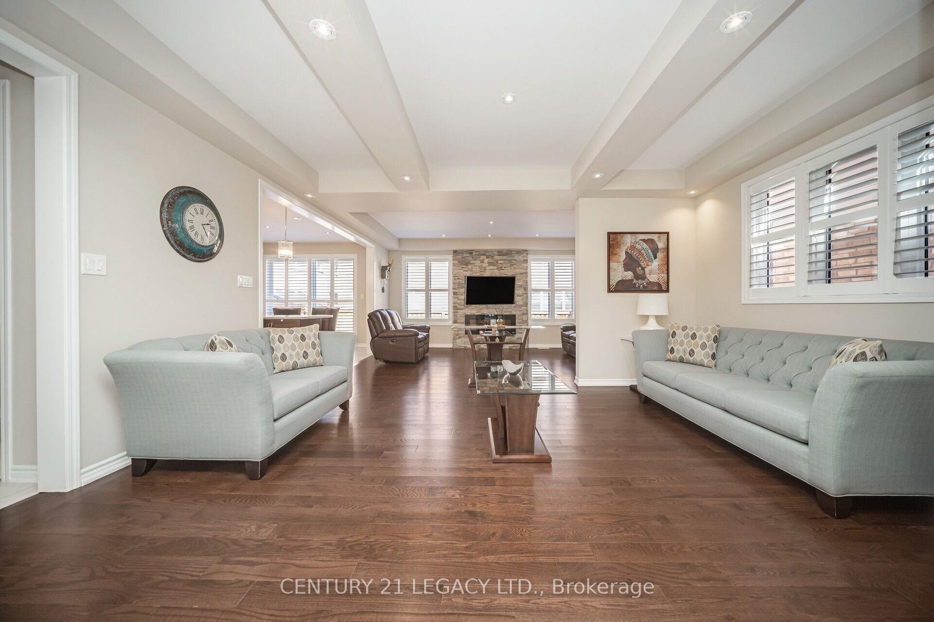 Photo 4 of 33 Callandar Road, Brampton, Northwest Brampton — HOMEH