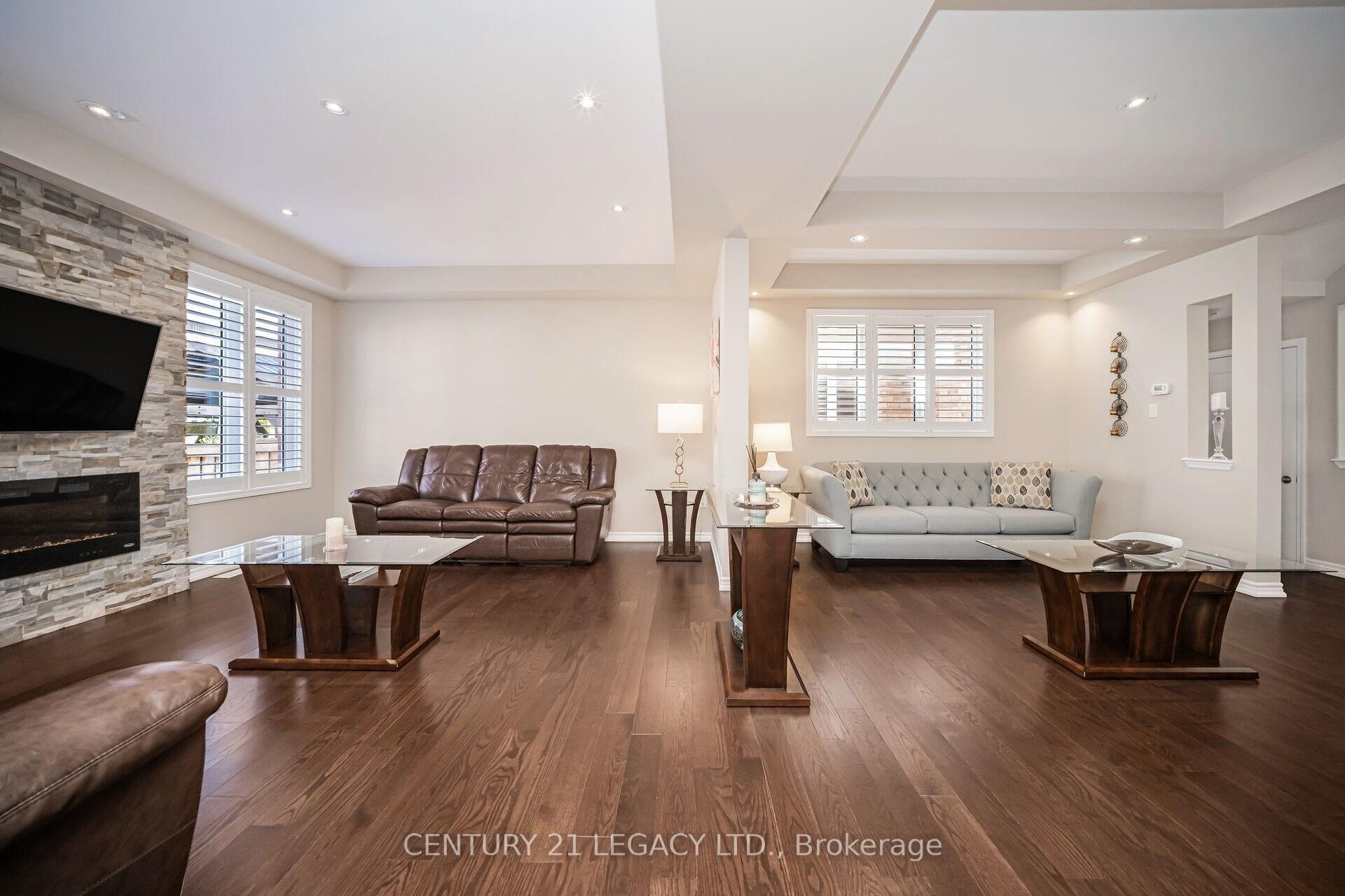 Photo 8 of 33 Callandar Road, Brampton, Northwest Brampton — HOMEH