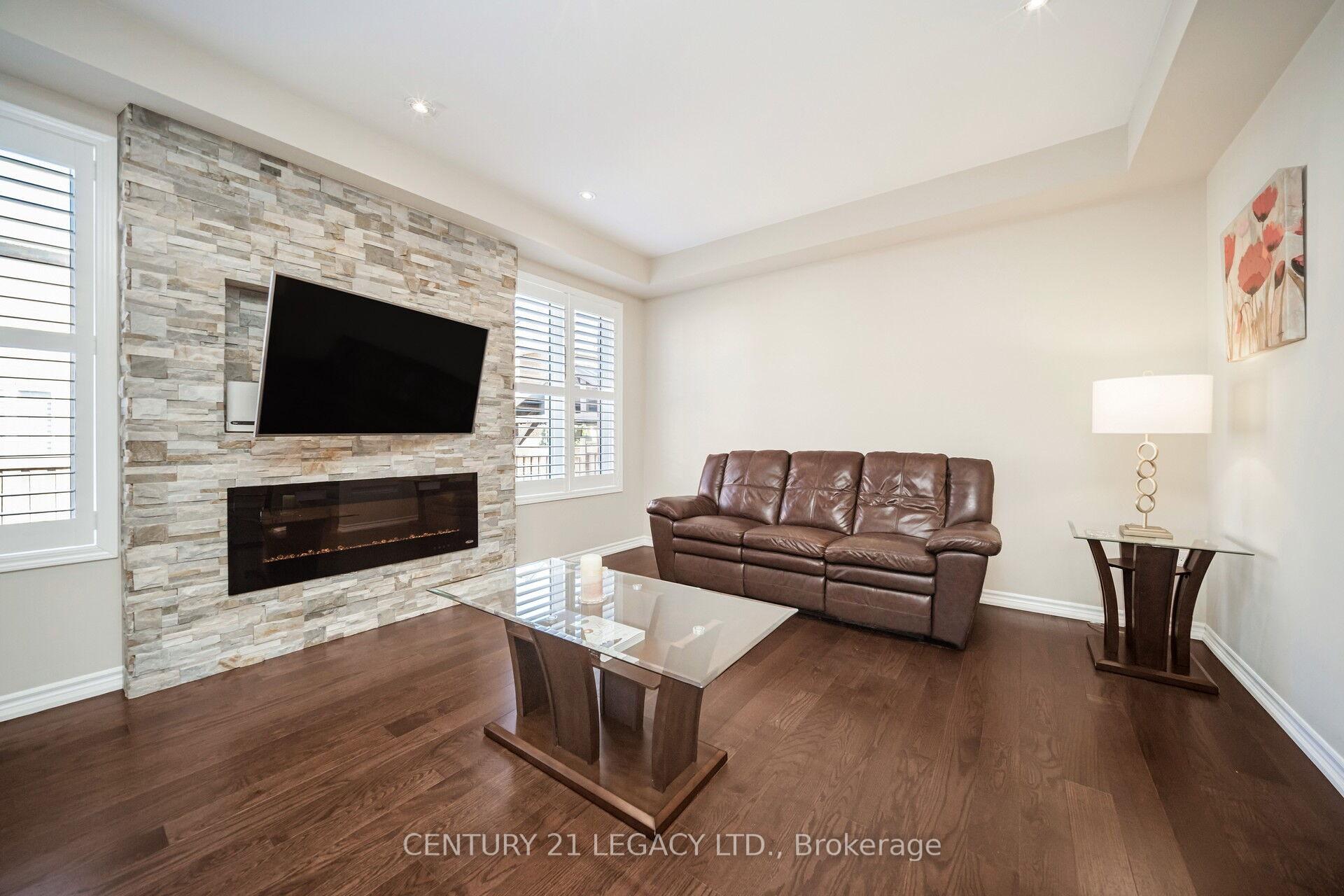 Photo 7 of 33 Callandar Road, Brampton, Northwest Brampton — HOMEH