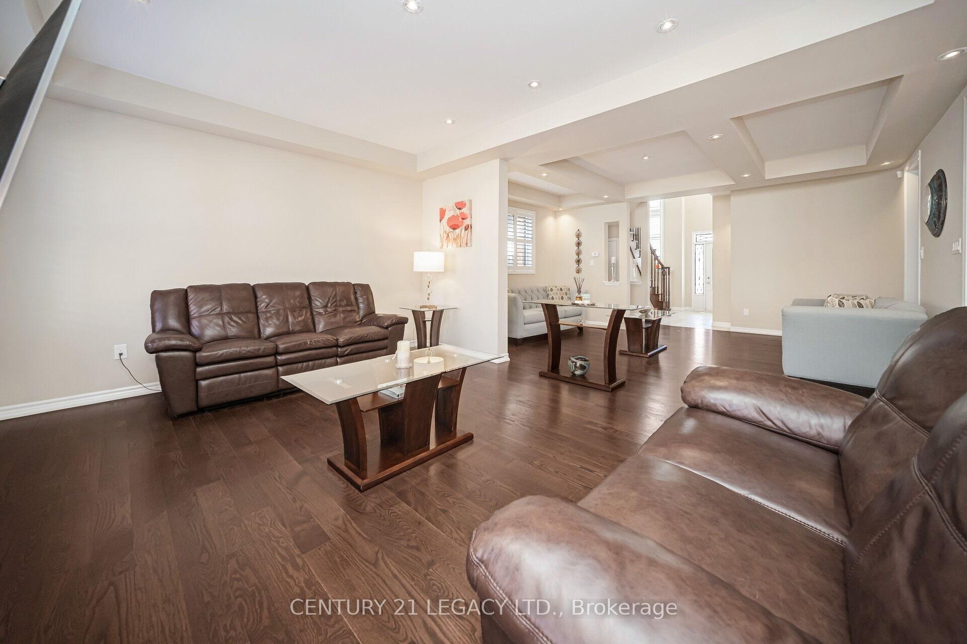 Photo 6 of 33 Callandar Road, Brampton, Northwest Brampton — HOMEH