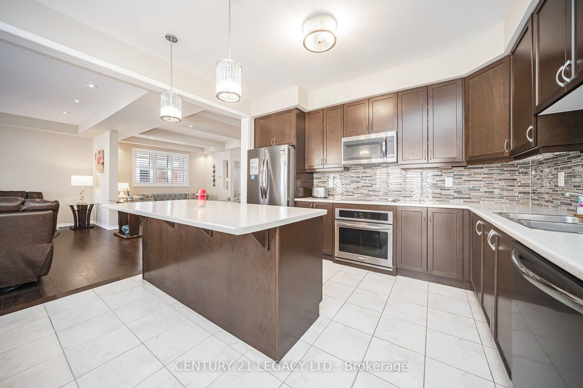 Photo 9 of 33 Callandar Road, Brampton, Northwest Brampton — HOMEH