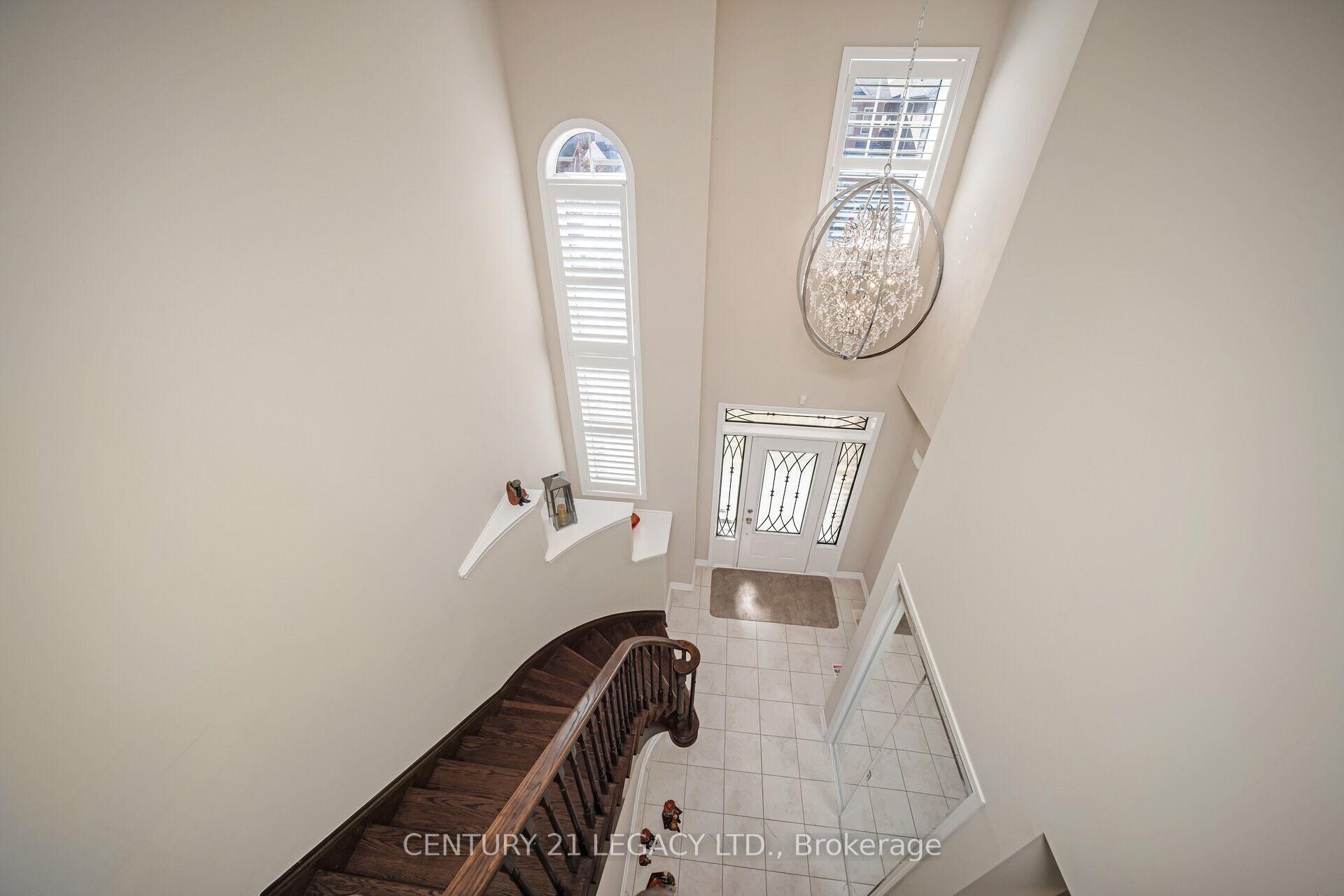 Photo 12 of 33 Callandar Road, Brampton, Northwest Brampton — HOMEH
