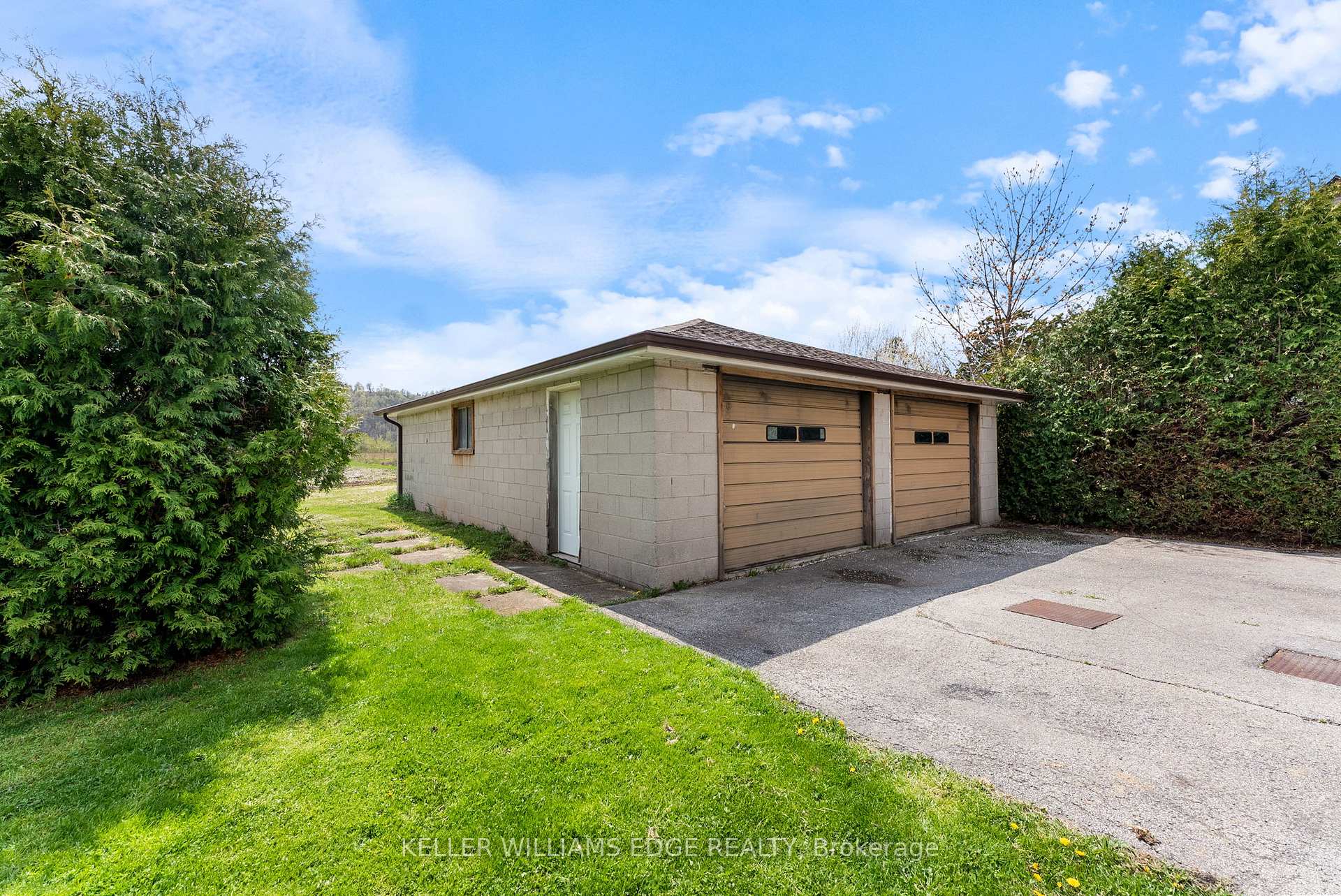Photo 15 of 868 Highway 8, Hamilton, Fruitland — HOMEH