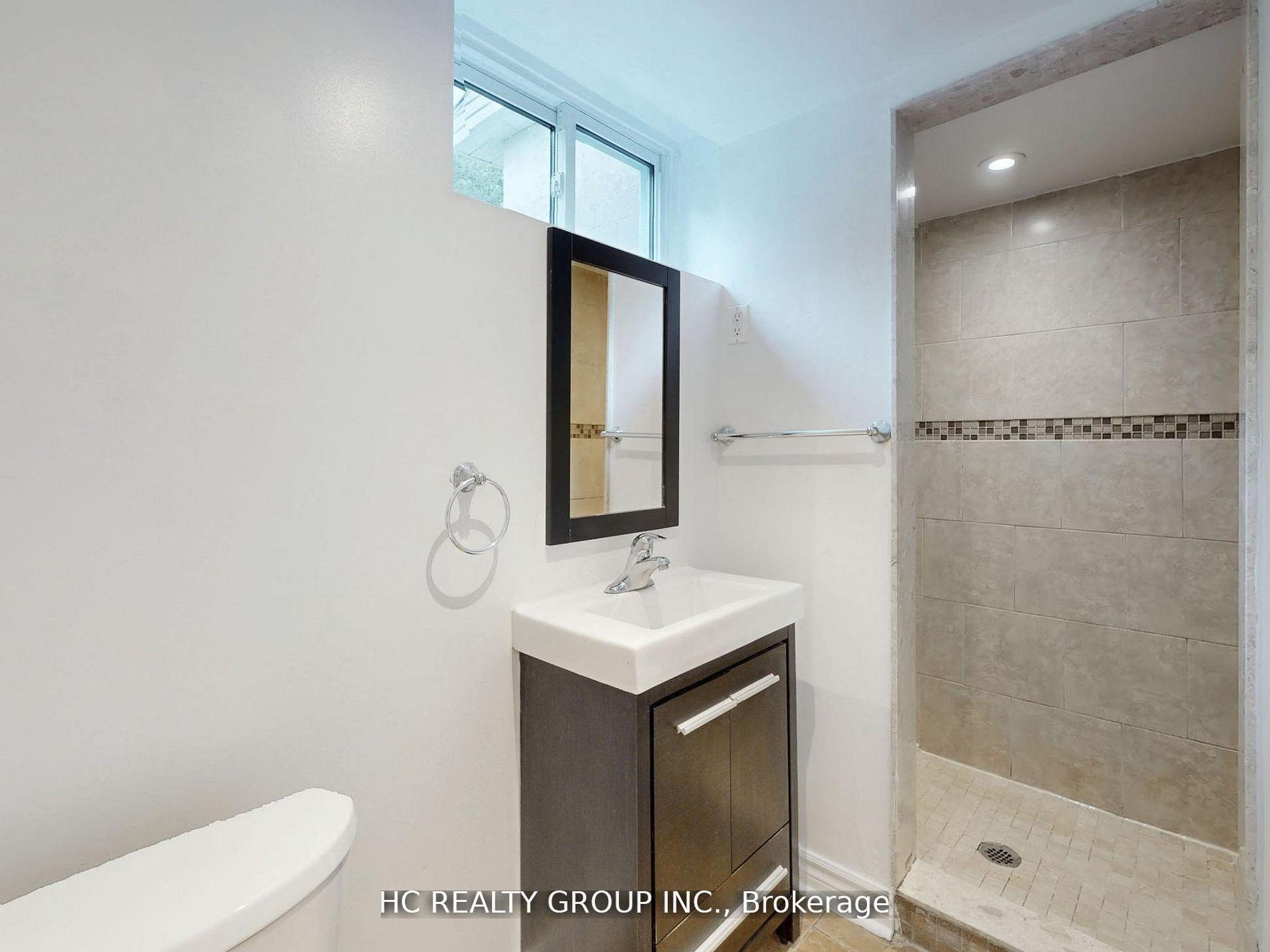 Photo 18 of 26 Algonquin Crescent, Aurora, Aurora Heights — HOMEH