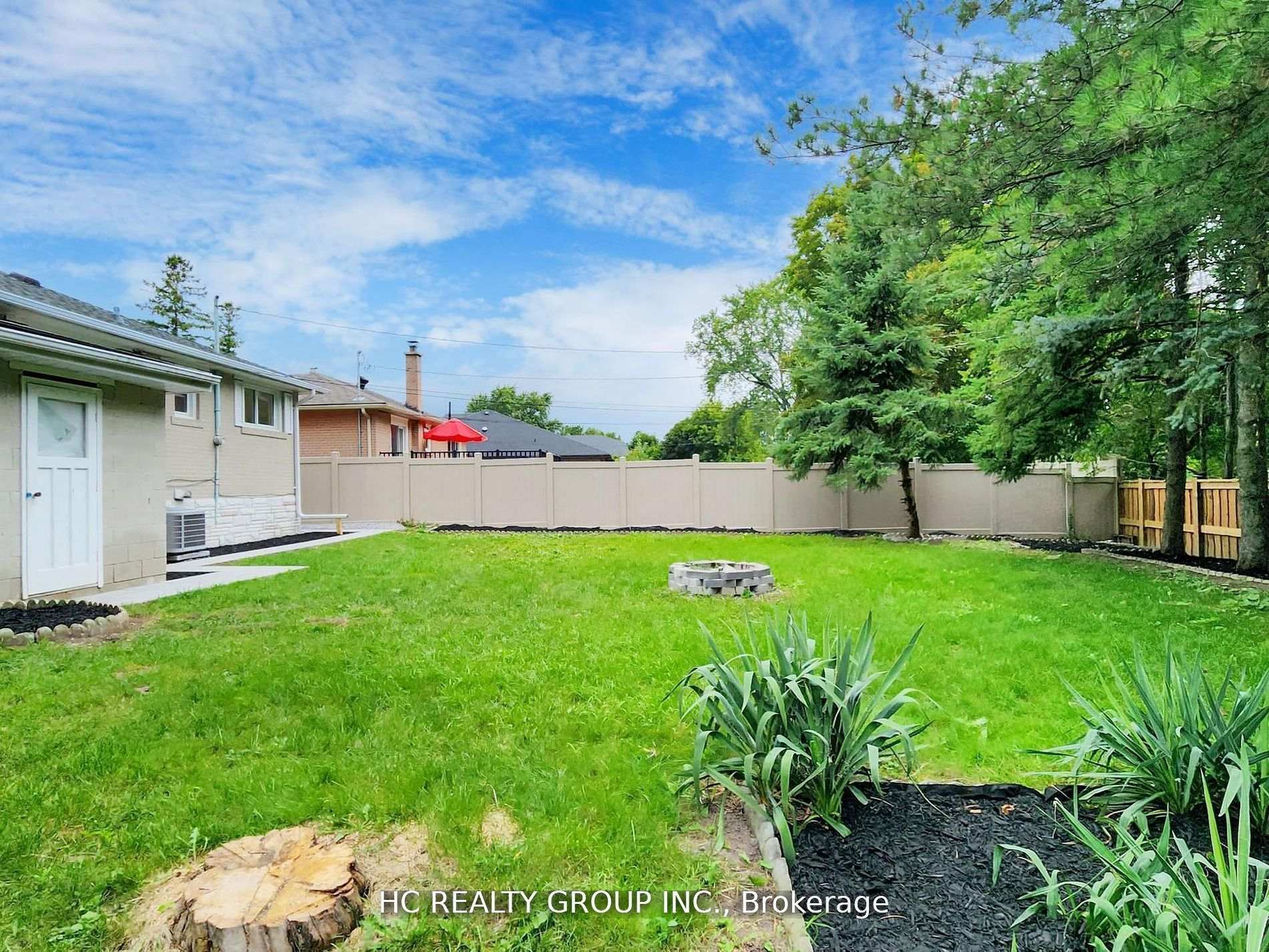 Photo 22 of 26 Algonquin Crescent, Aurora, Aurora Heights — HOMEH