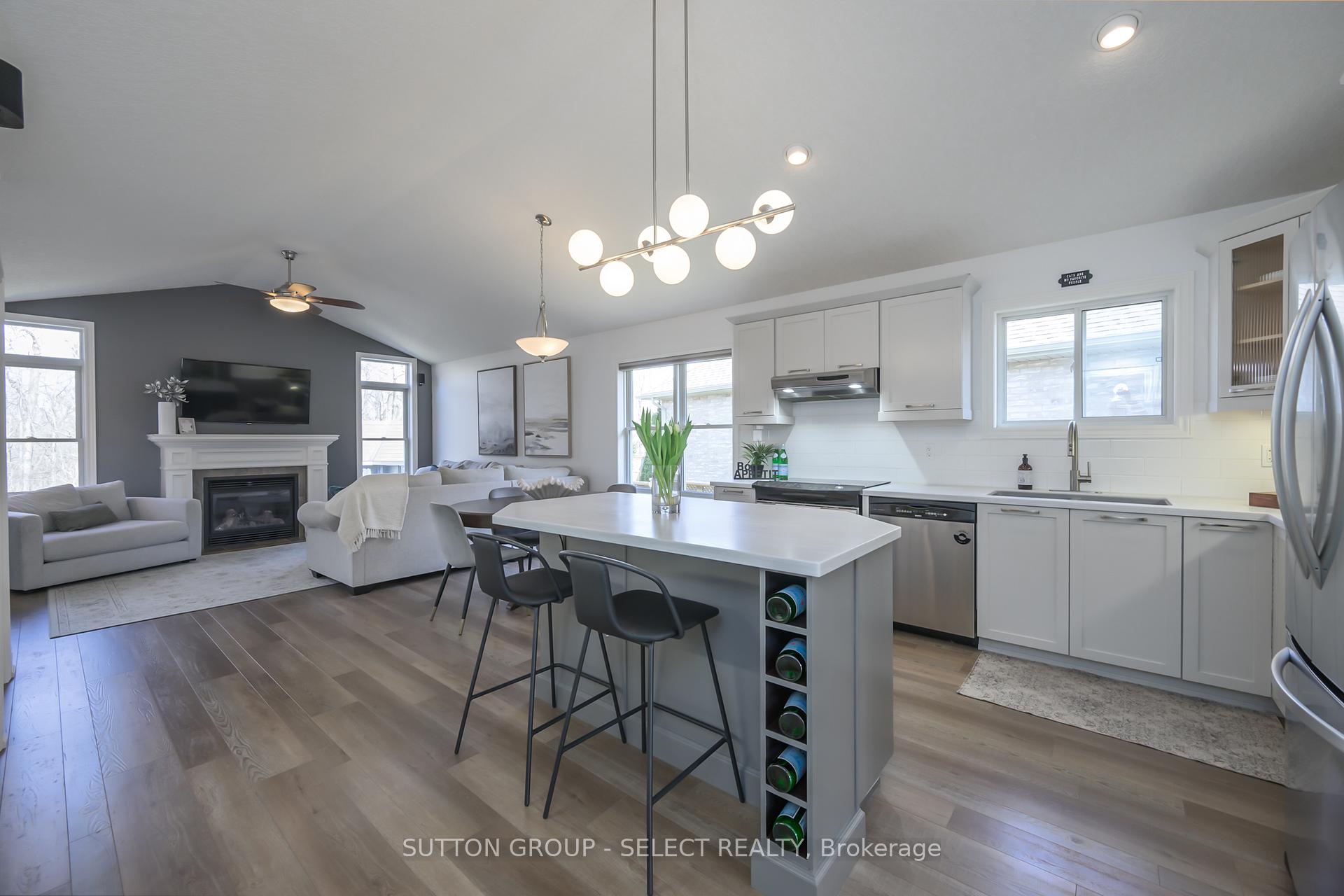 Photo 6 of 29 Ambleside Drive, St. Thomas — HOMEH