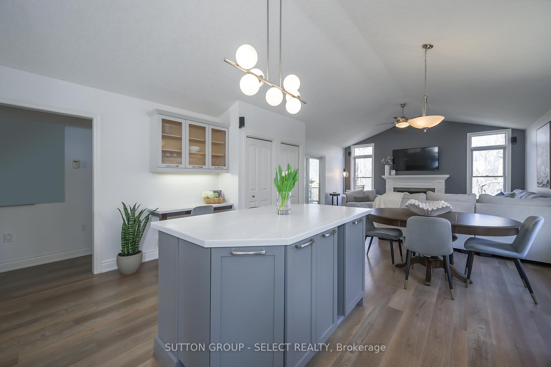 Photo 11 of 29 Ambleside Drive, St. Thomas — HOMEH