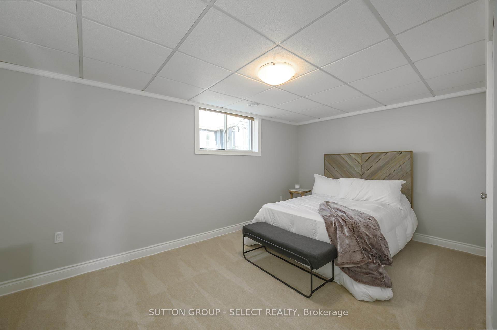 Photo 17 of 29 Ambleside Drive, St. Thomas — HOMEH