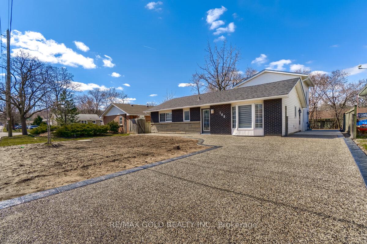 Photo 2 of 108 Jacobson Avenue, St. Catharines, Glendale/Glenridge — HOMEH